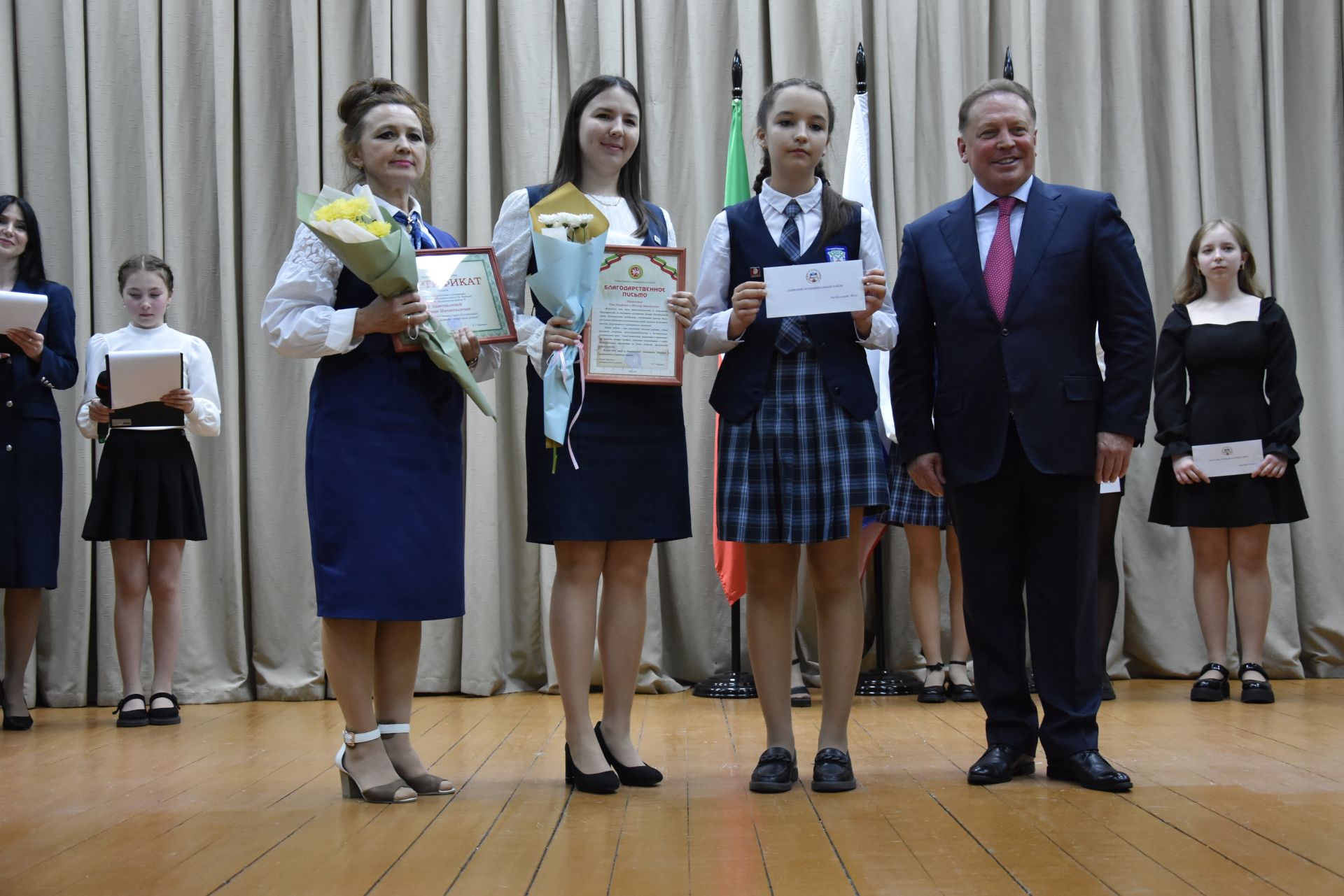 Талантлылар грантлар алды
