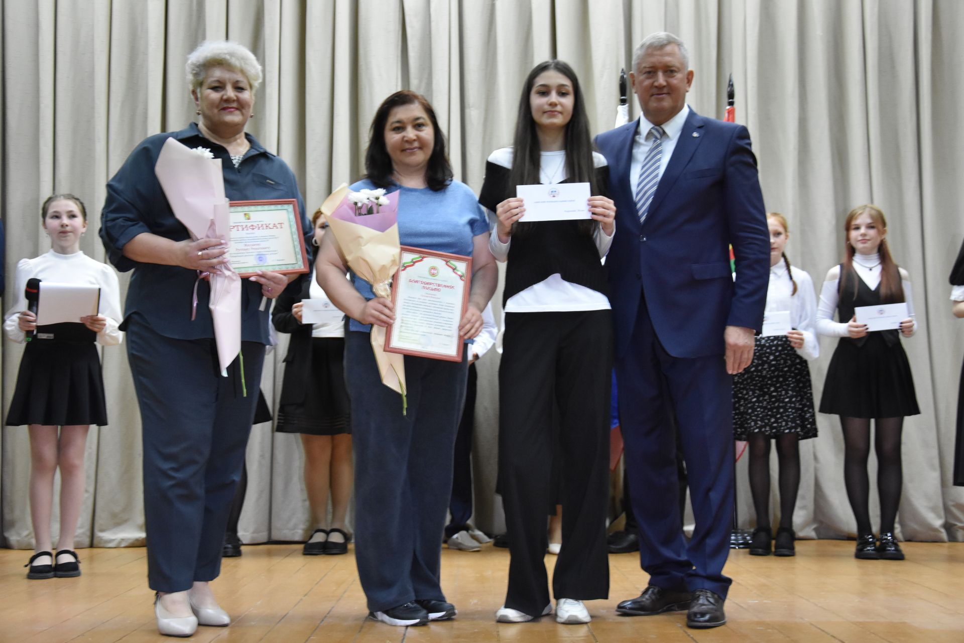 Талантлылар грантлар алды