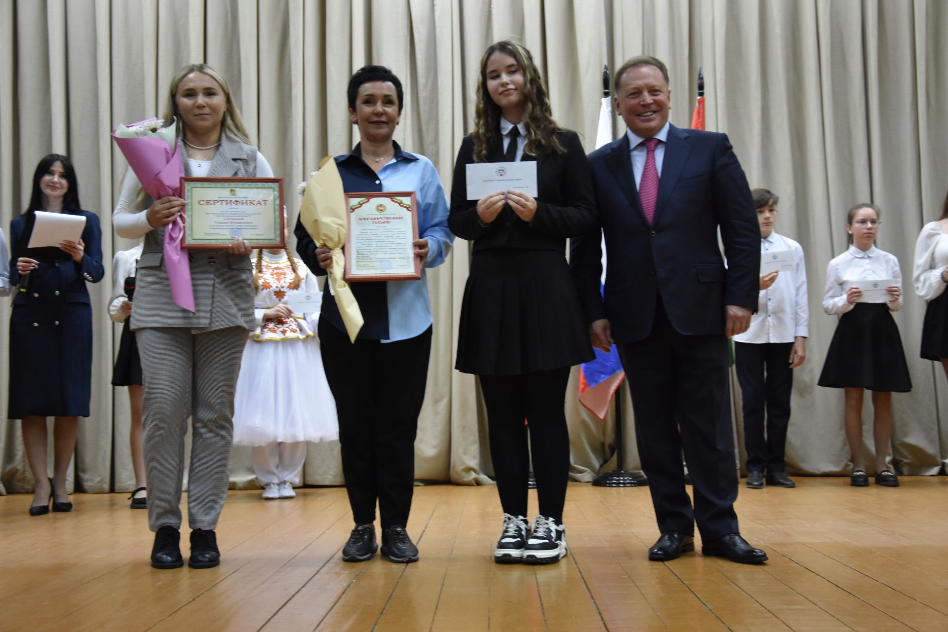 Талантлылар грантлар алды
