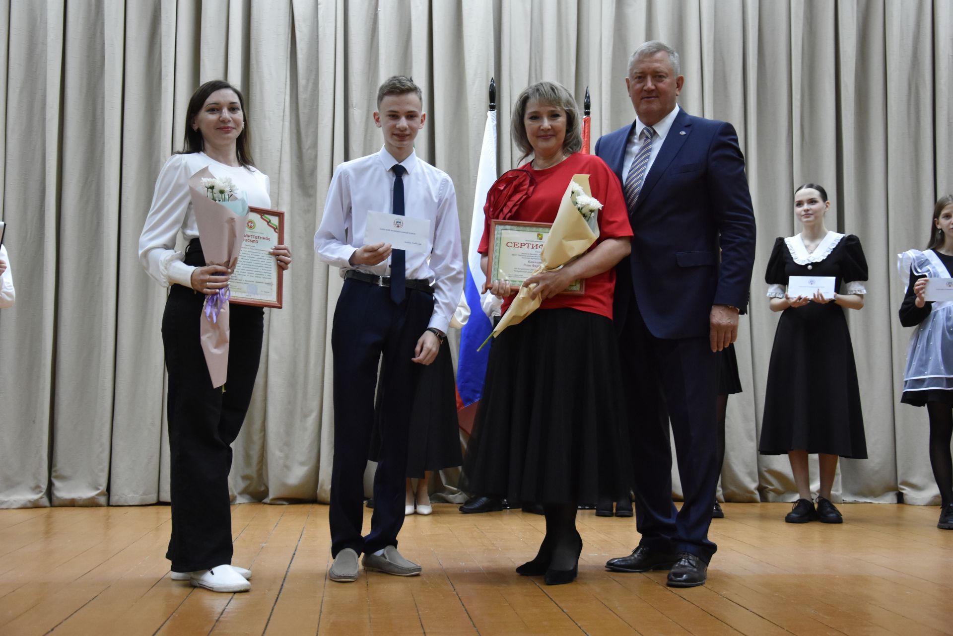 Талантлылар грантлар алды