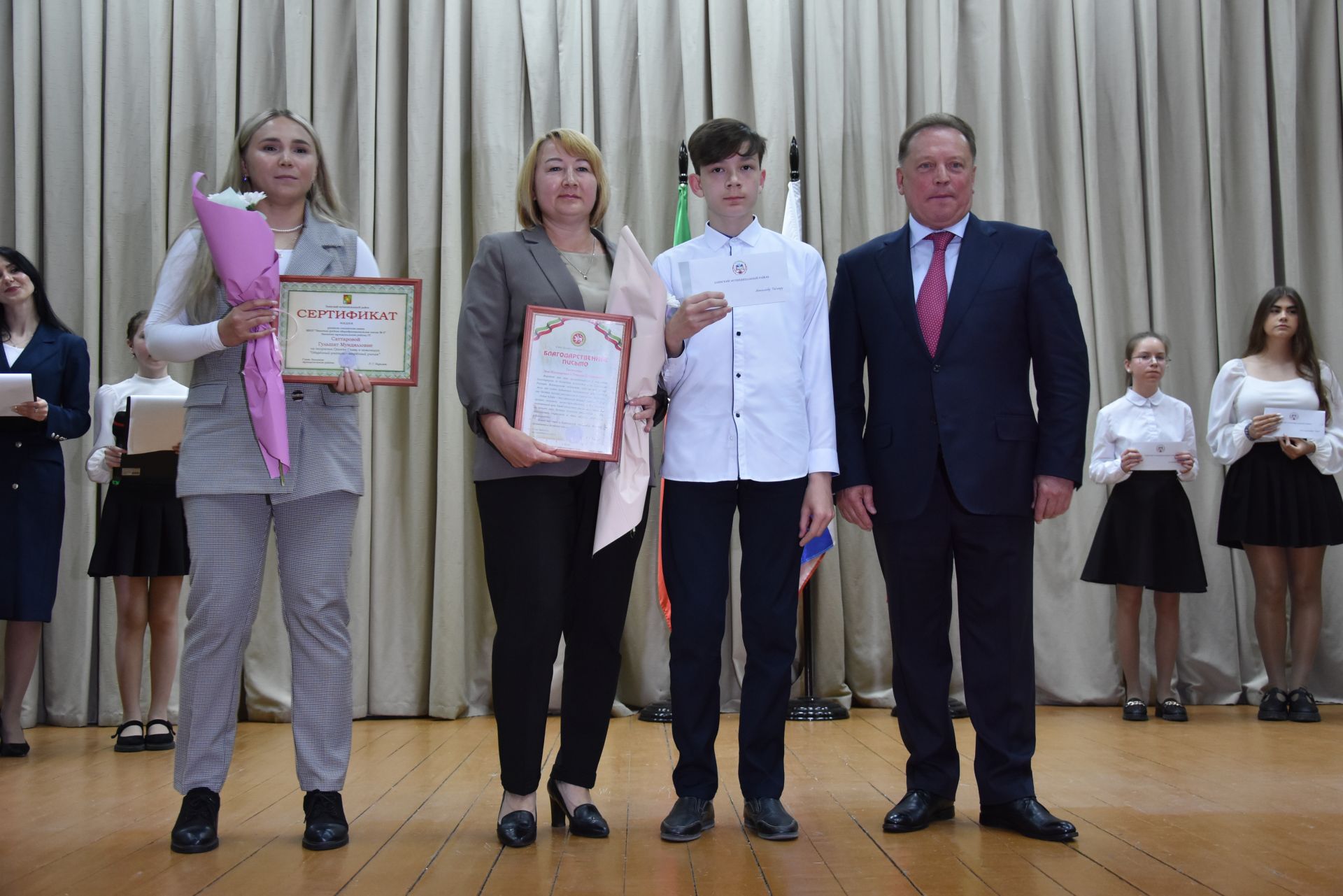Талантлылар грантлар алды
