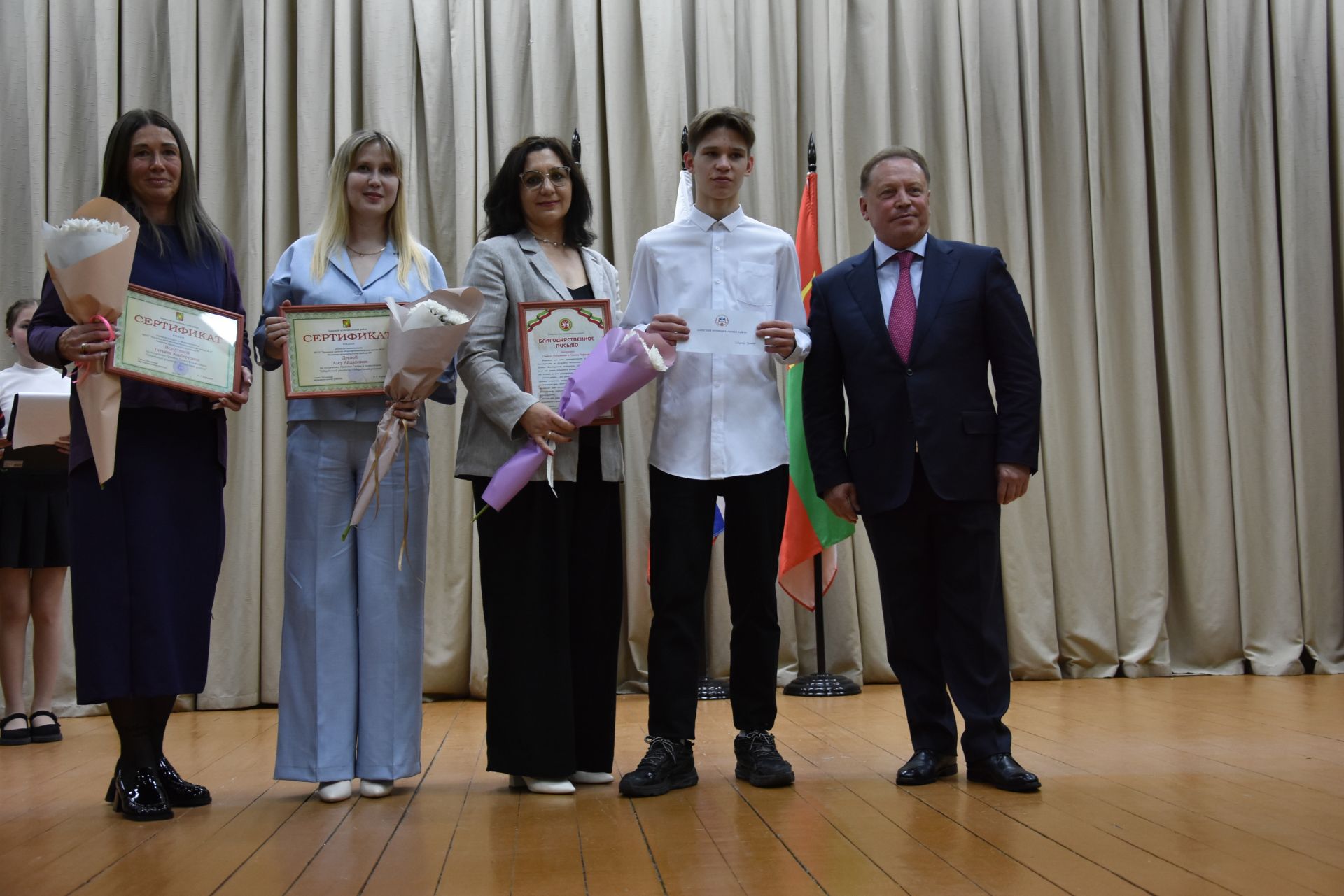 Талантлылар грантлар алды