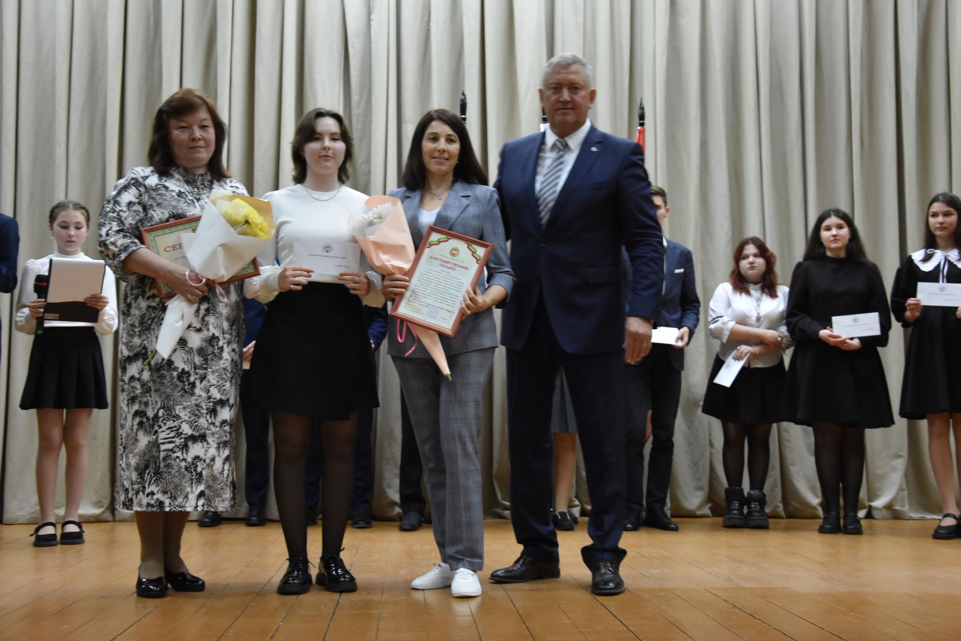Талантлылар грантлар алды