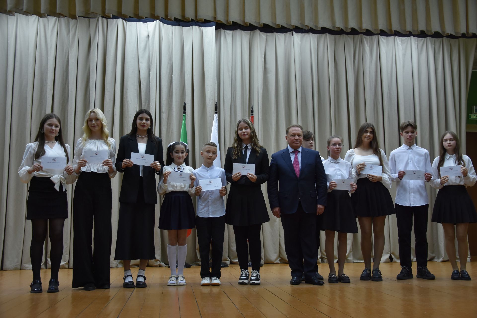 Талантлылар грантлар алды