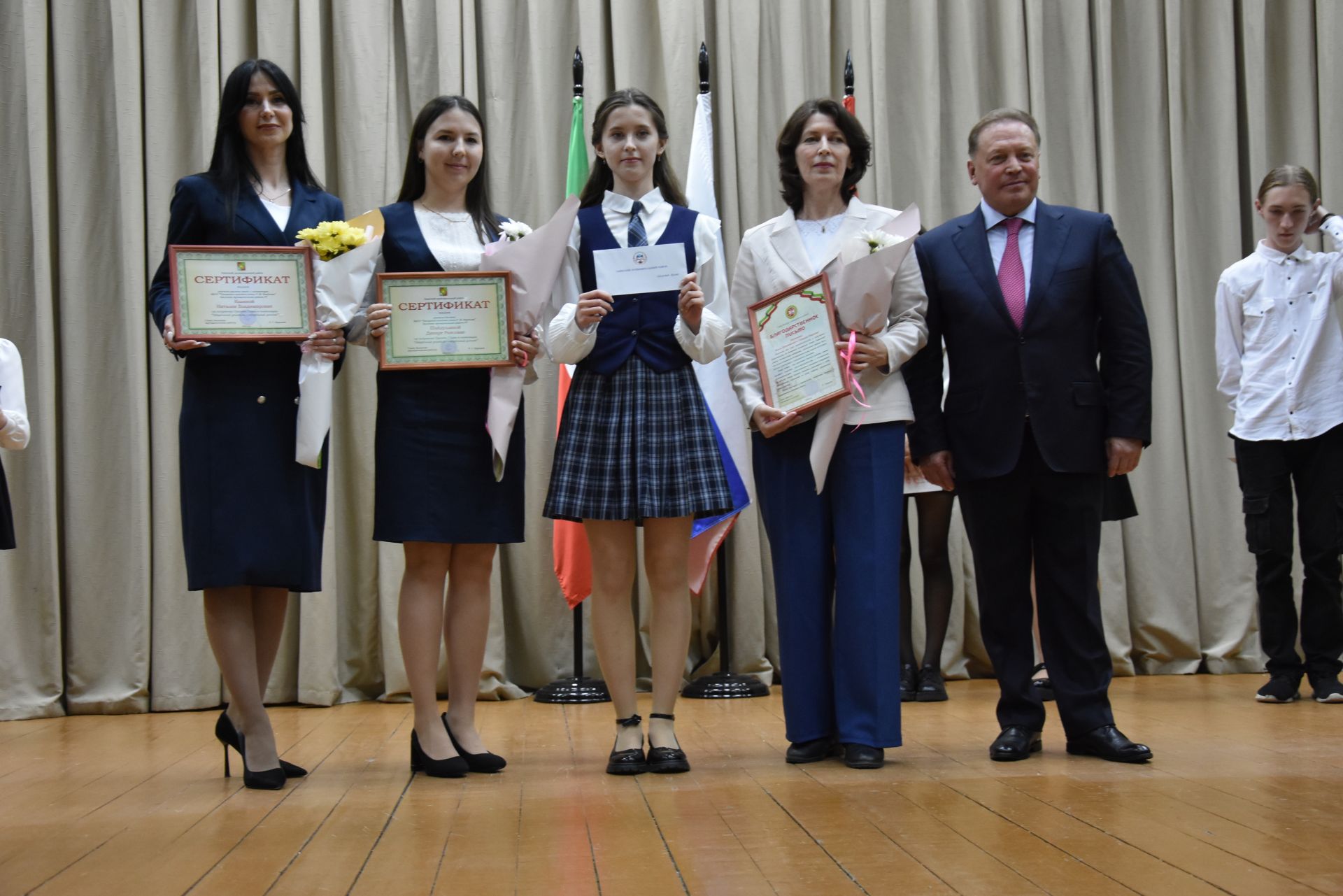 Талантлылар грантлар алды