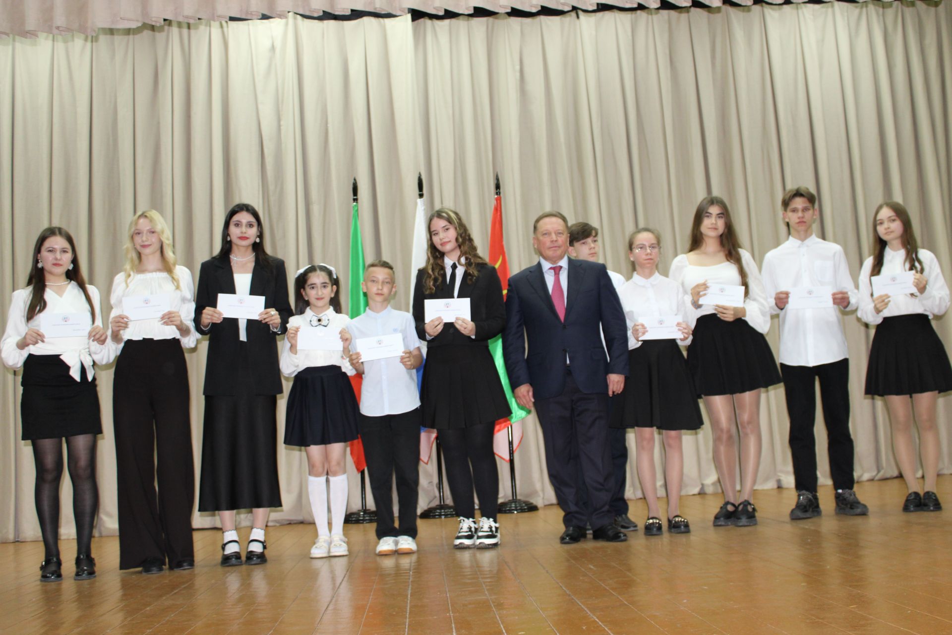 Талантлылар грантлар алды