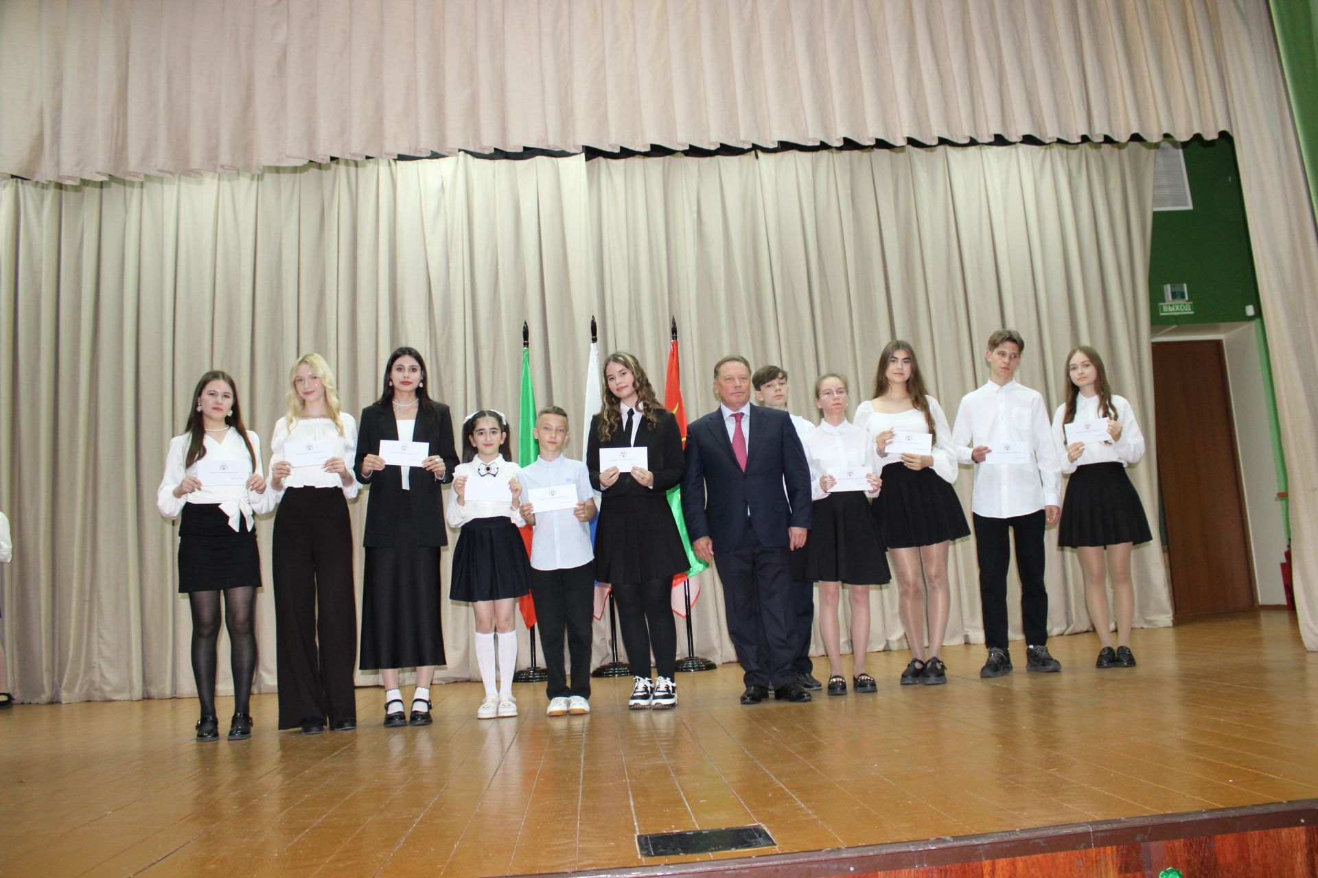 Талантлылар грантлар алды