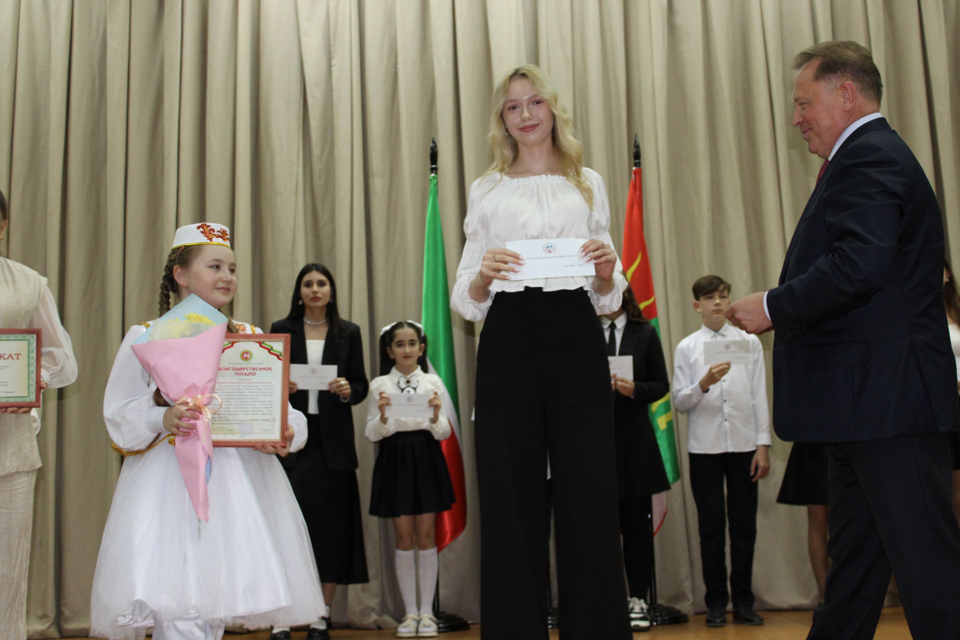 Талантлылар грантлар алды