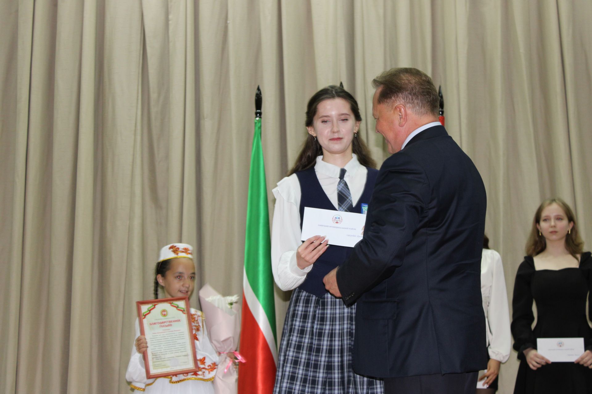 Талантлылар грантлар алды