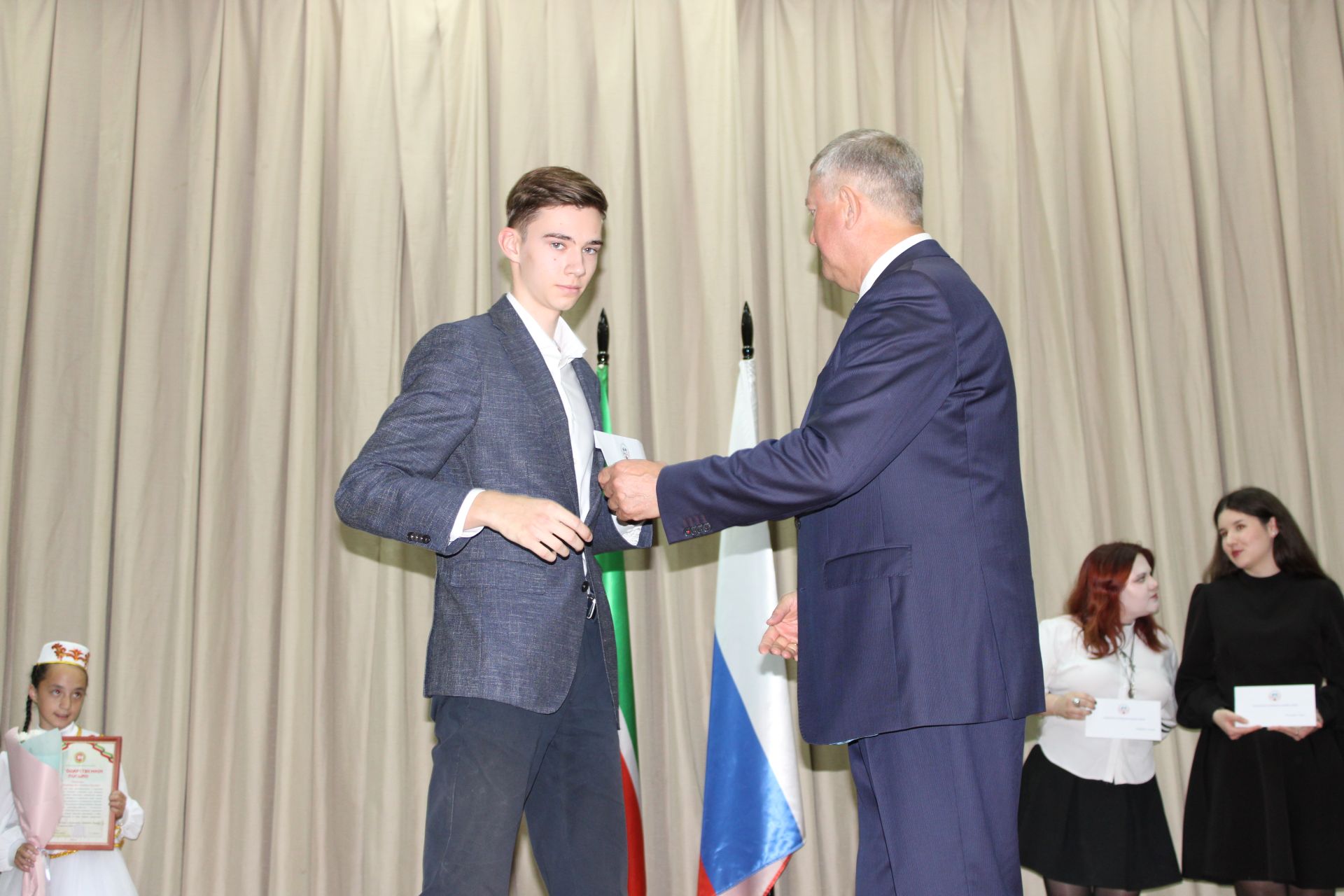 Талантлылар грантлар алды