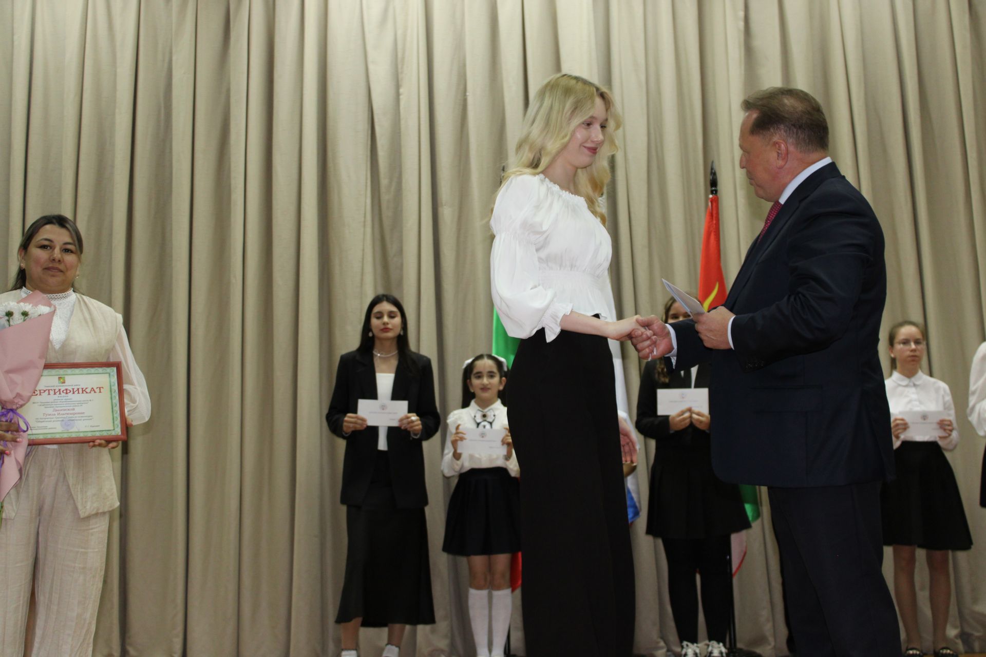 Талантлылар грантлар алды