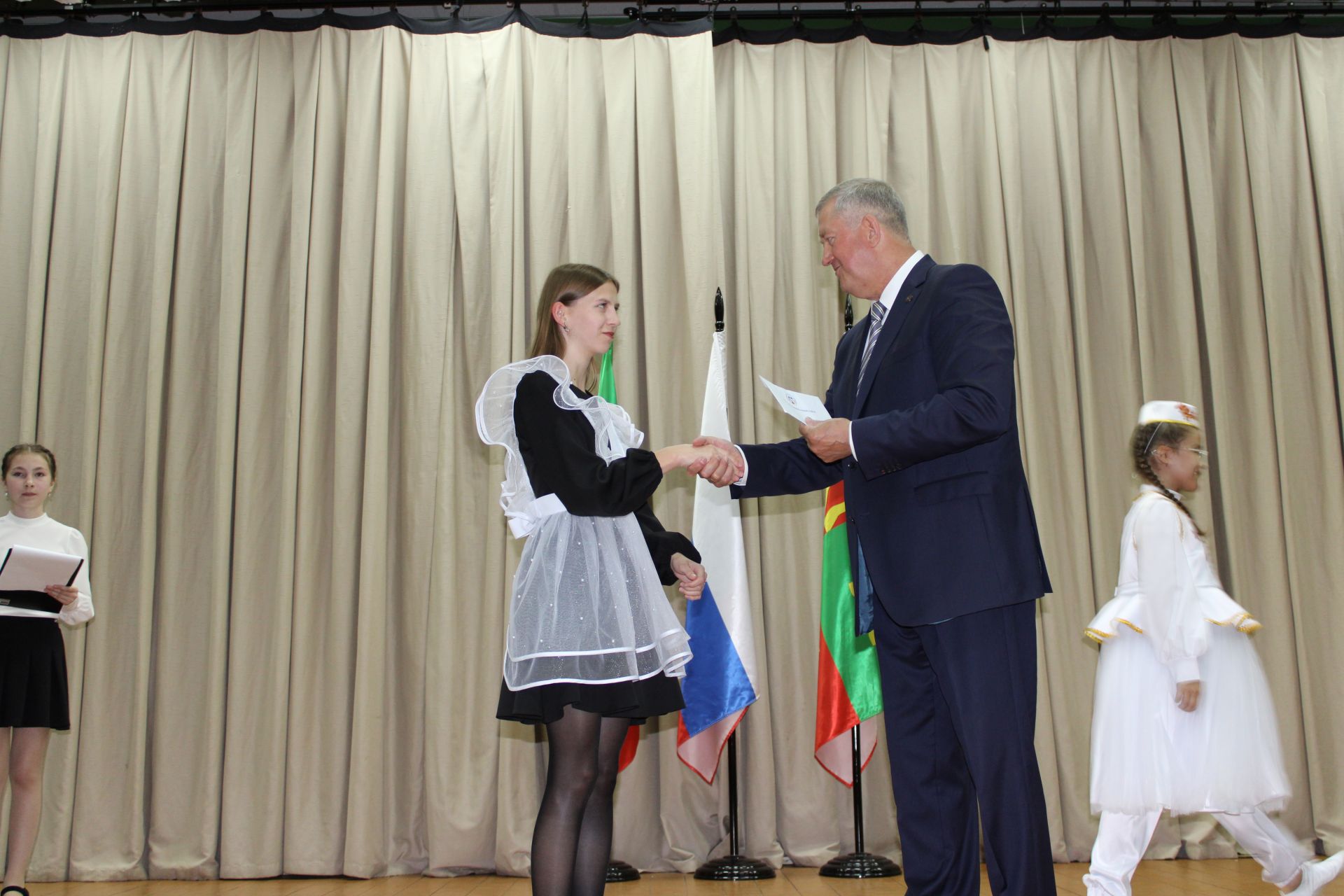 Талантлылар грантлар алды