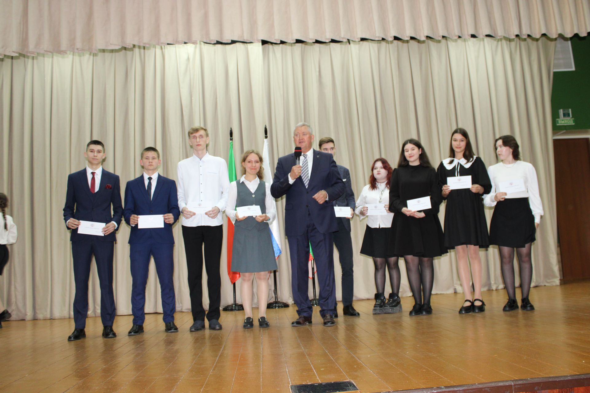Талантлылар грантлар алды