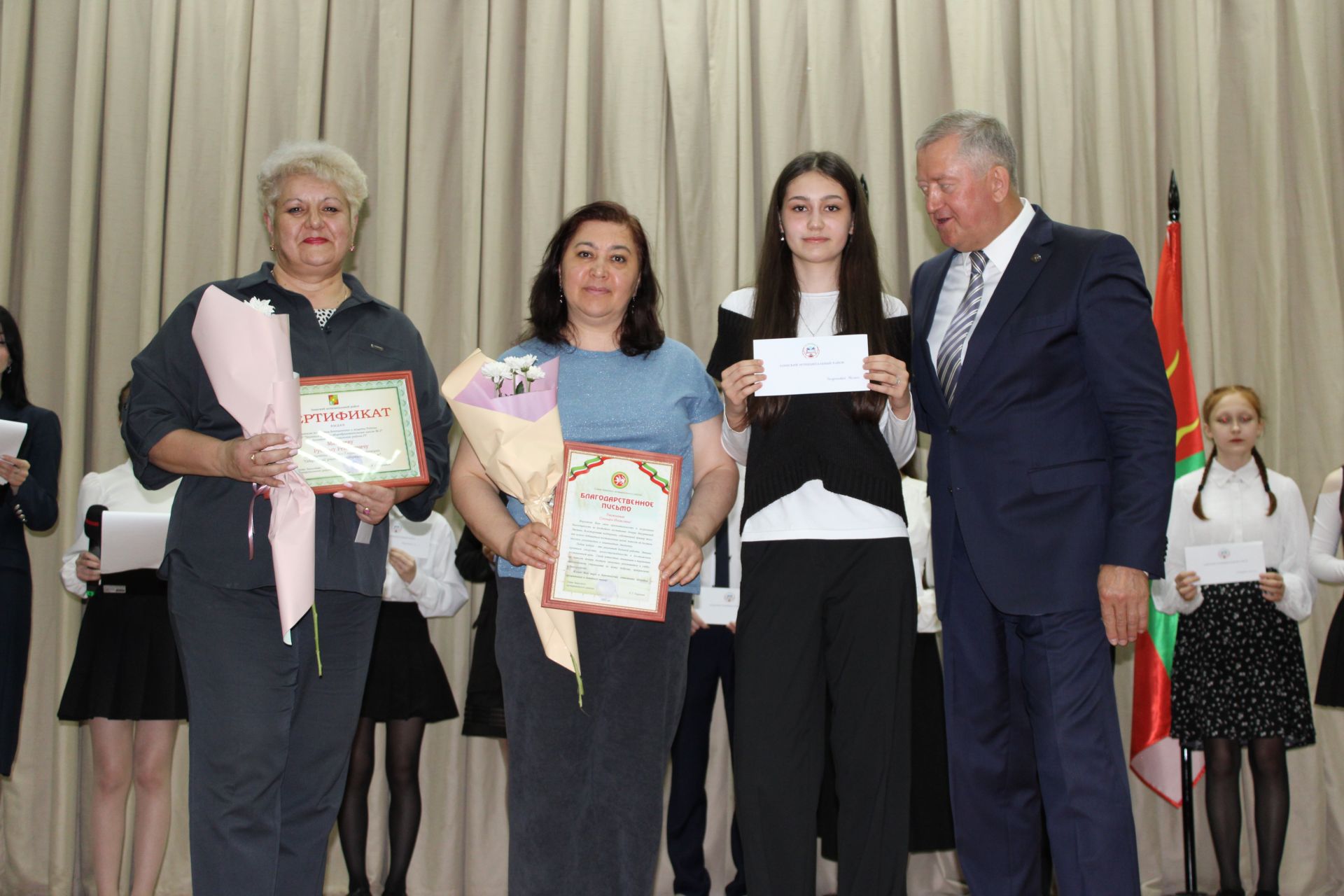 Талантлылар грантлар алды