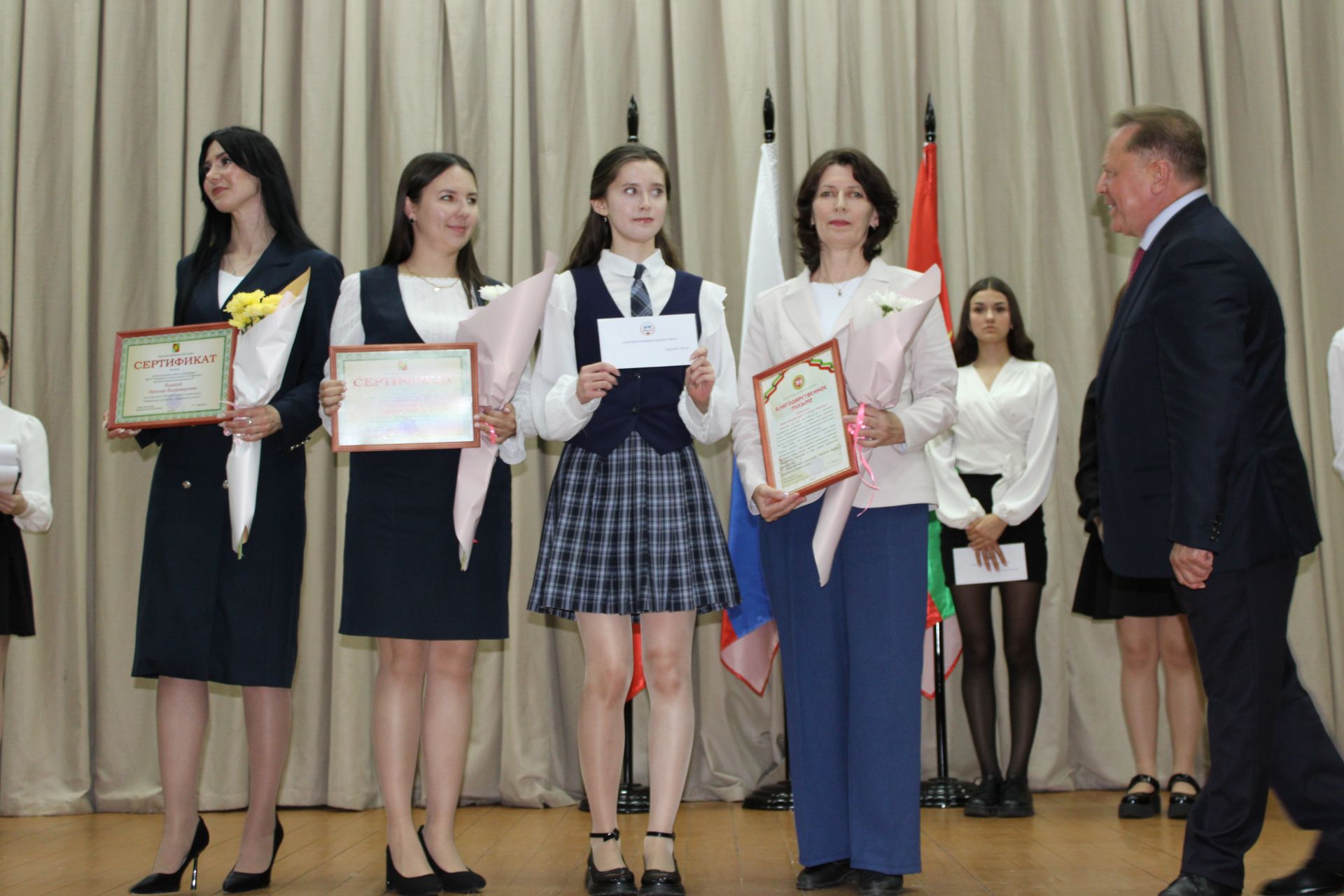 Талантлылар грантлар алды