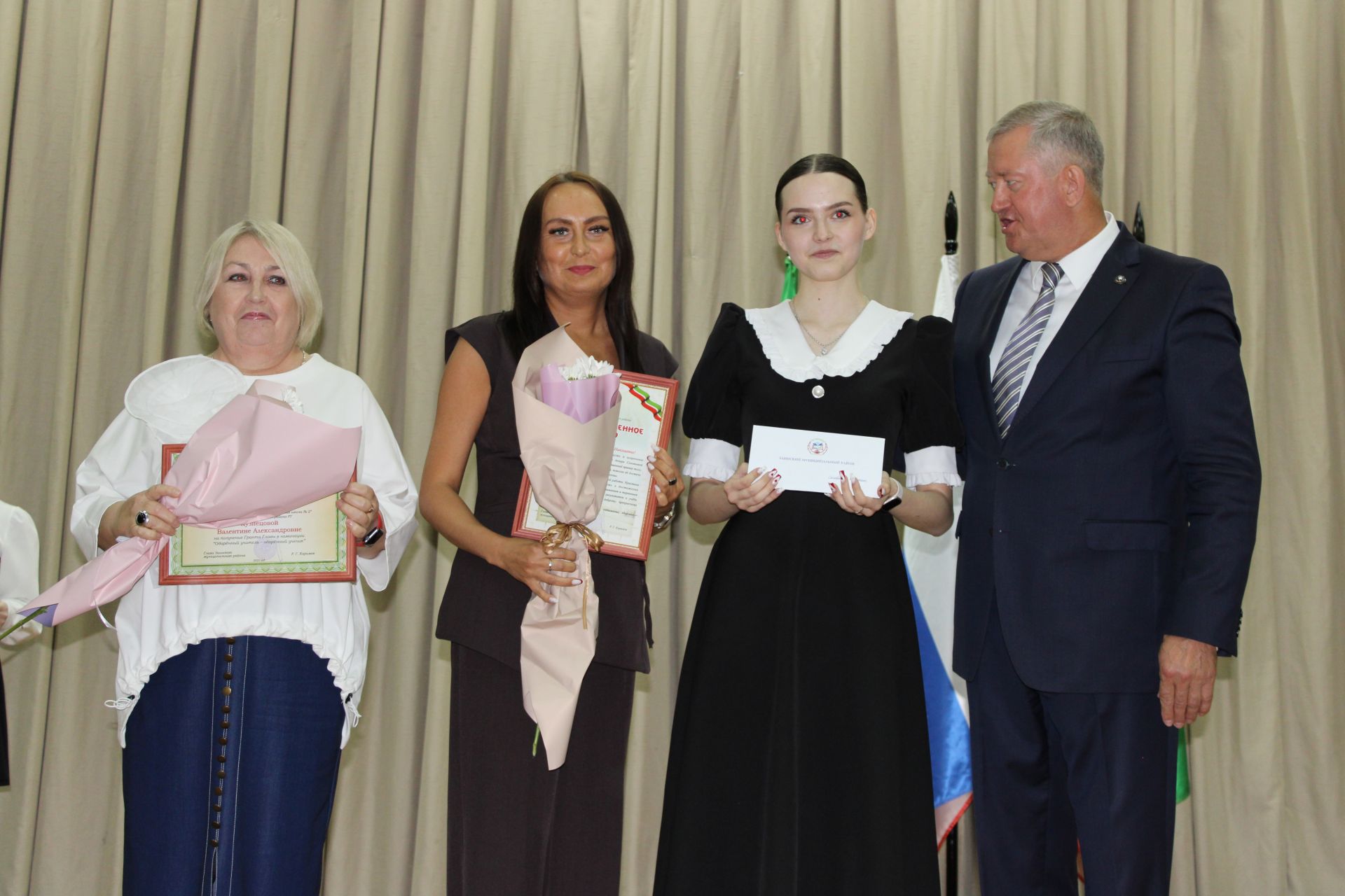 Талантлылар грантлар алды