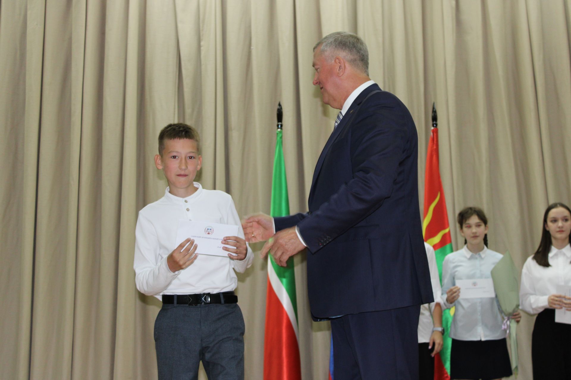 Талантлылар грантлар алды