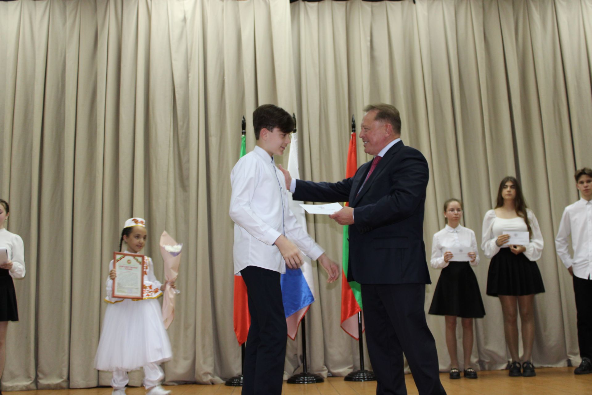 Талантлылар грантлар алды