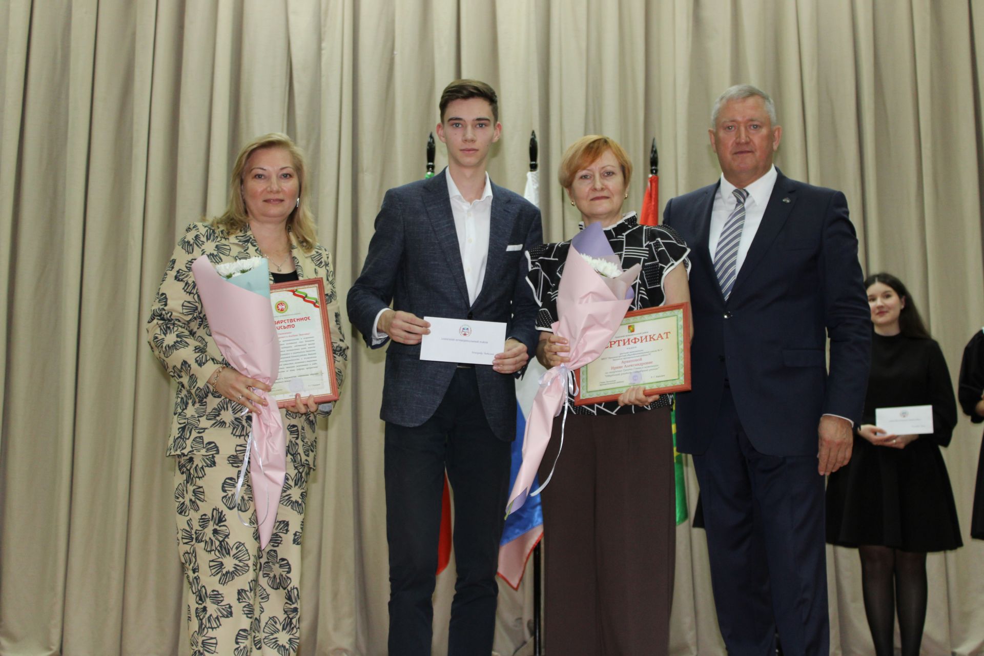 Талантлылар грантлар алды