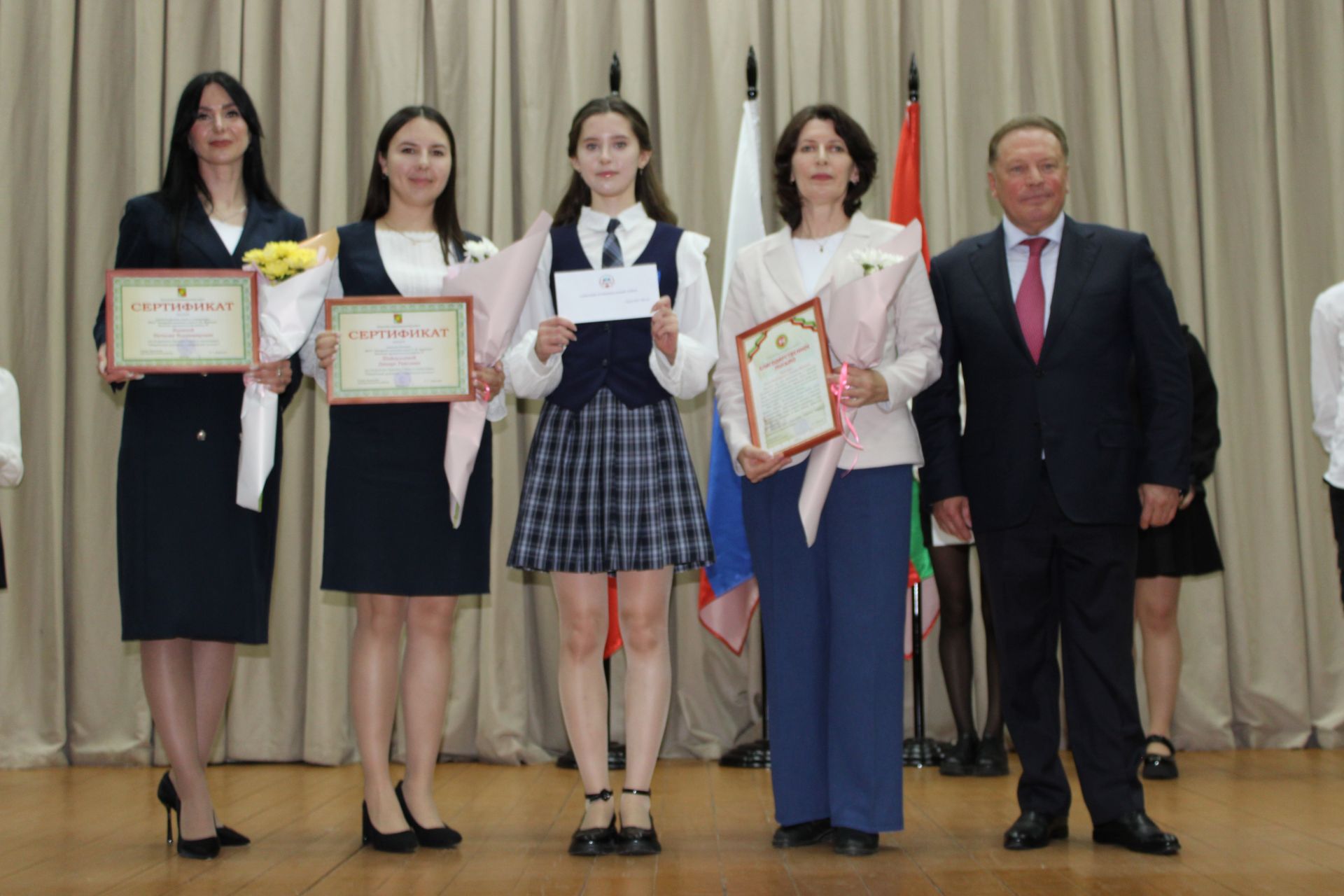 Талантлылар грантлар алды