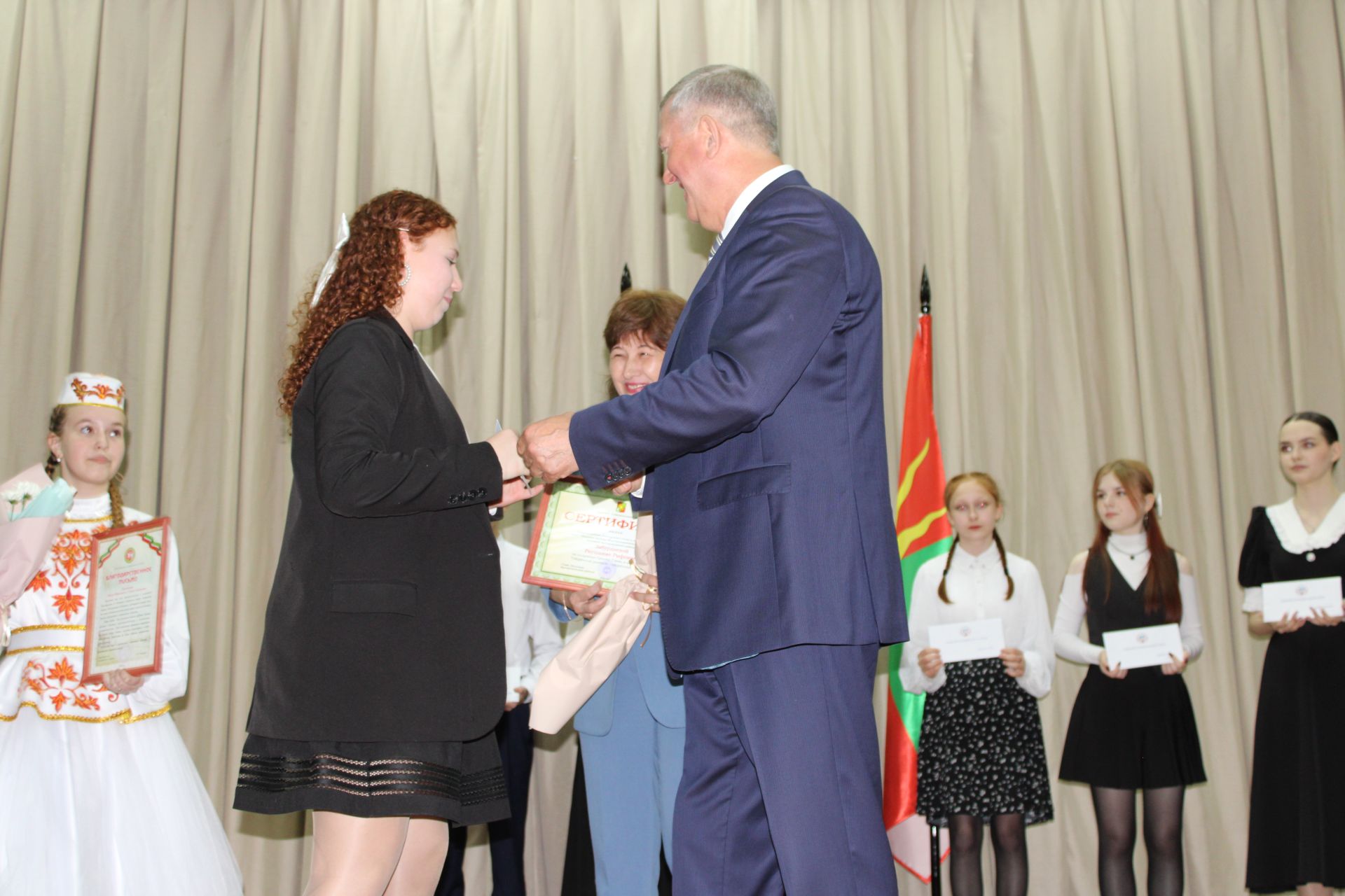 Талантлылар грантлар алды