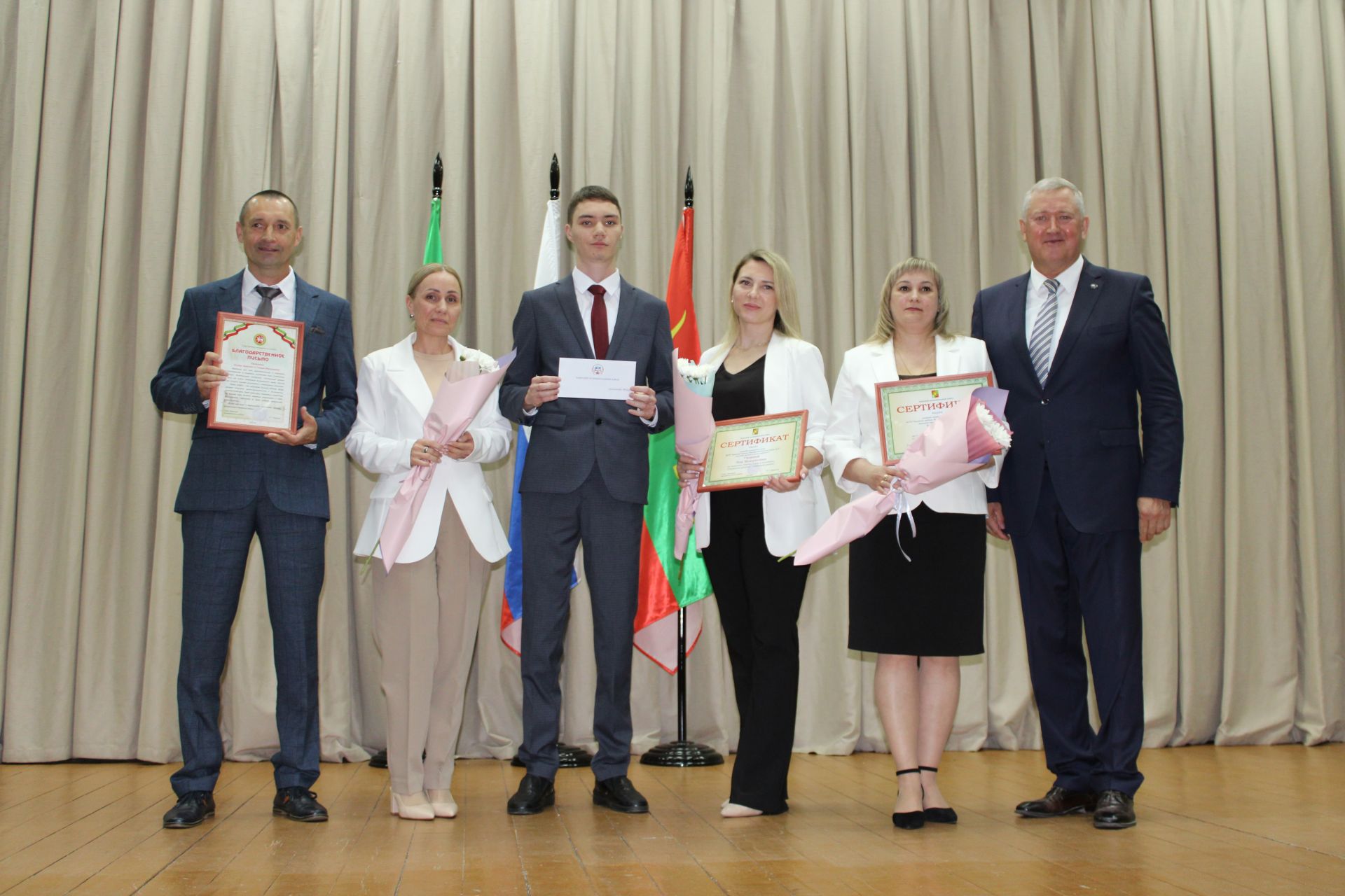 Талантлылар грантлар алды