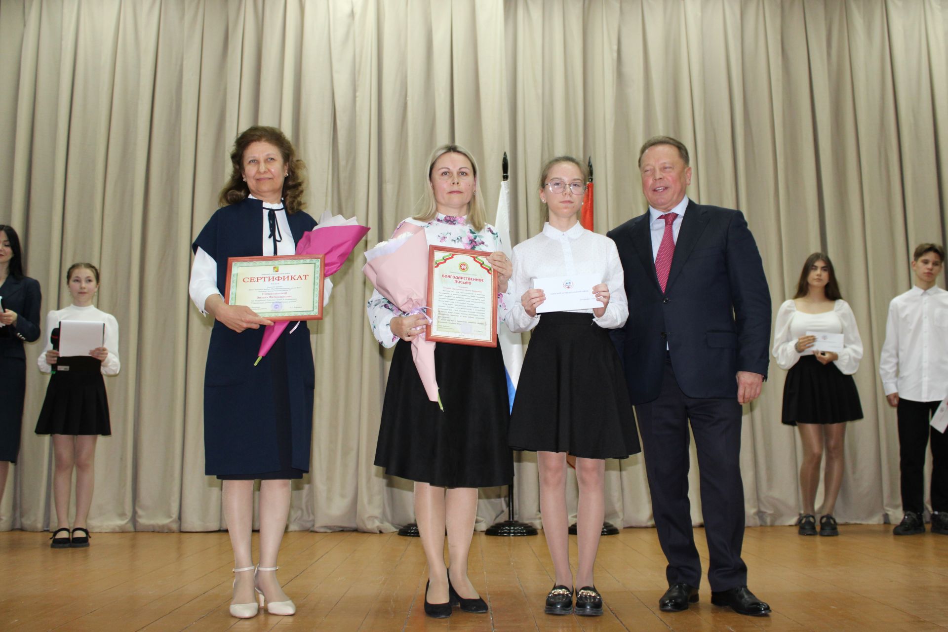 Талантлылар грантлар алды