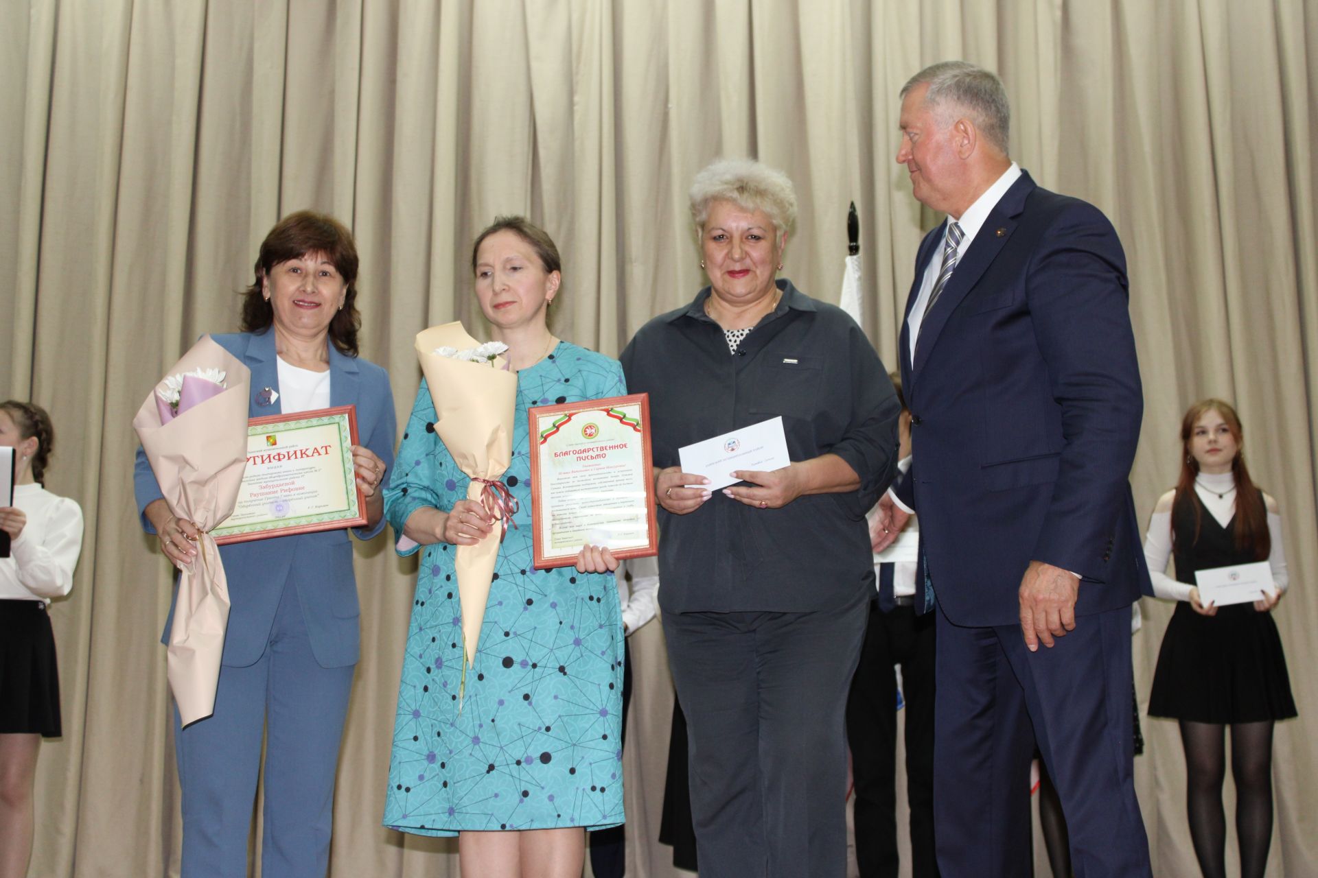 Талантлылар грантлар алды
