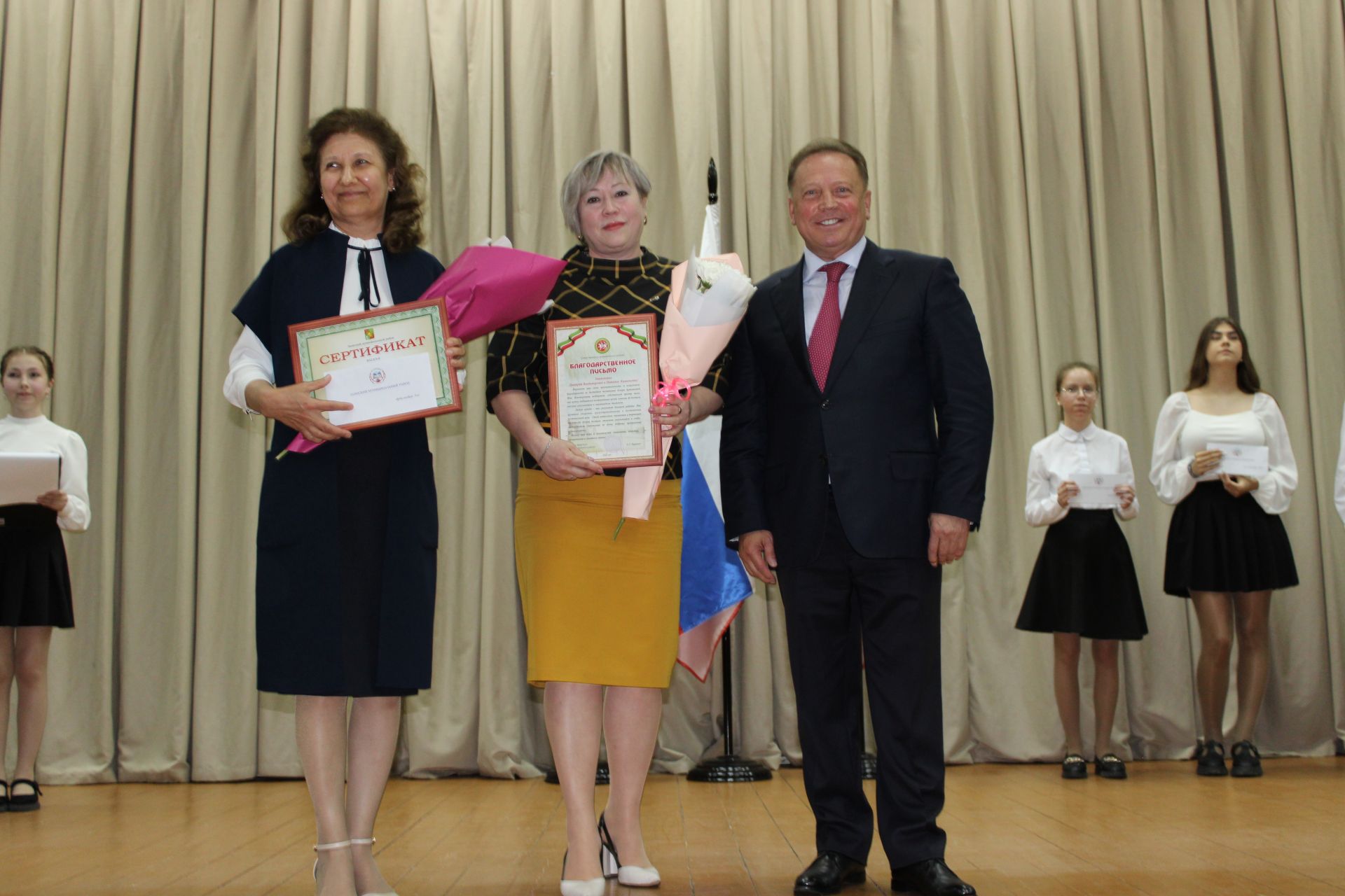 Талантлылар грантлар алды