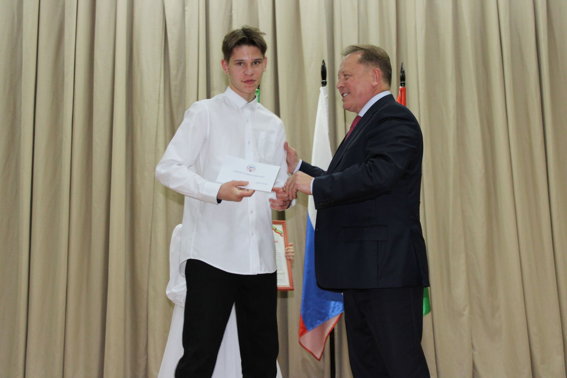 Талантлылар грантлар алды