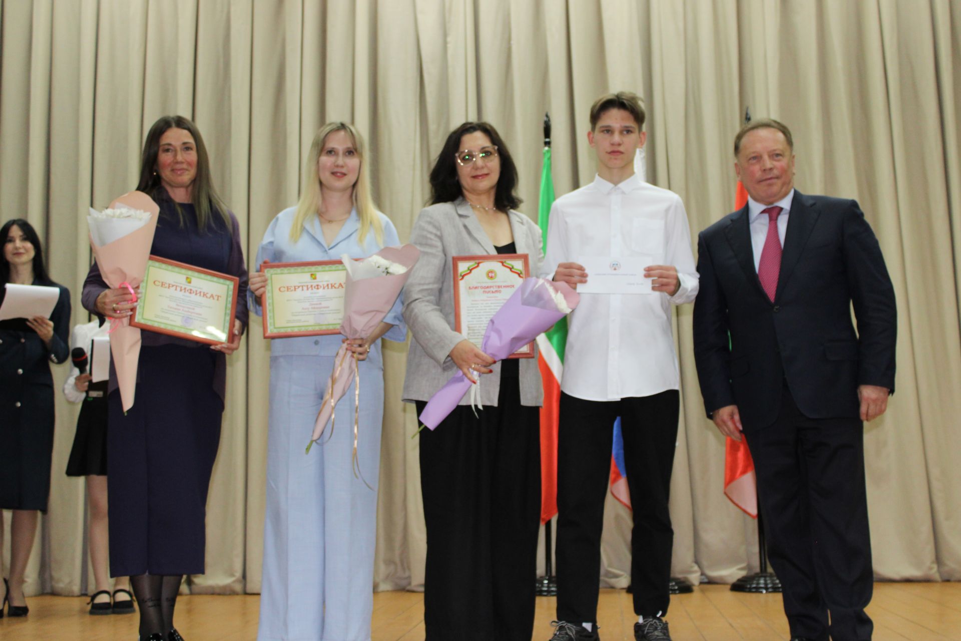 Талантлылар грантлар алды