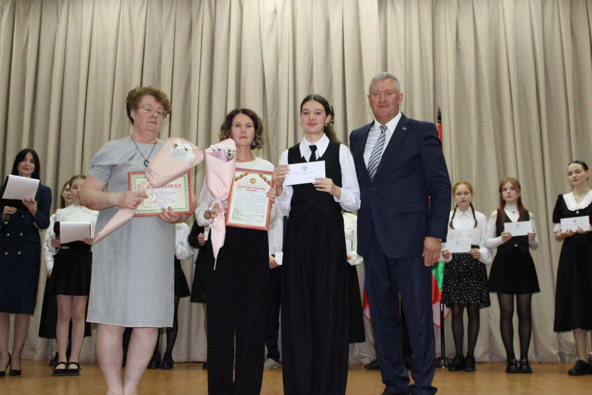 Талантлылар грантлар алды