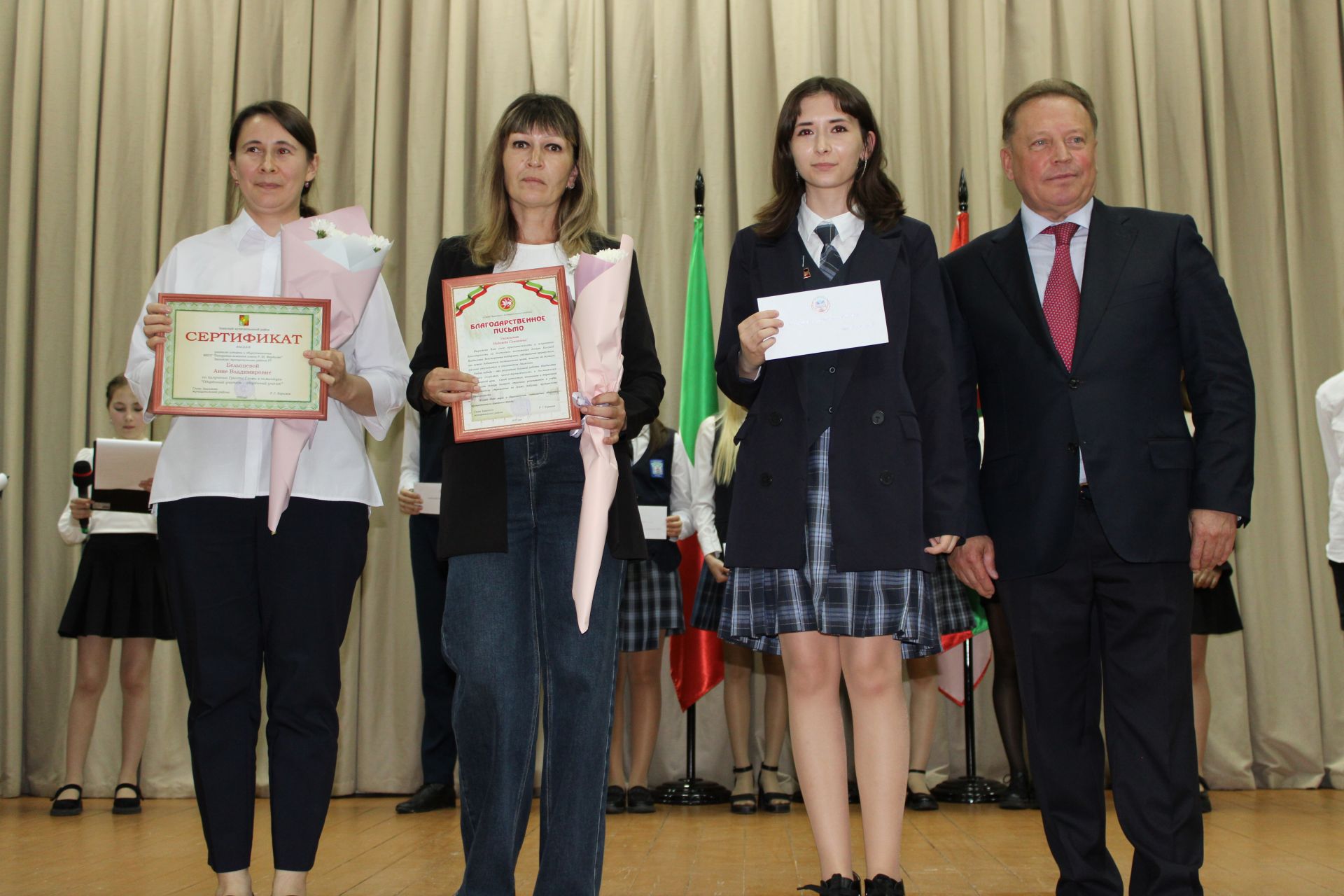 Талантлылар грантлар алды