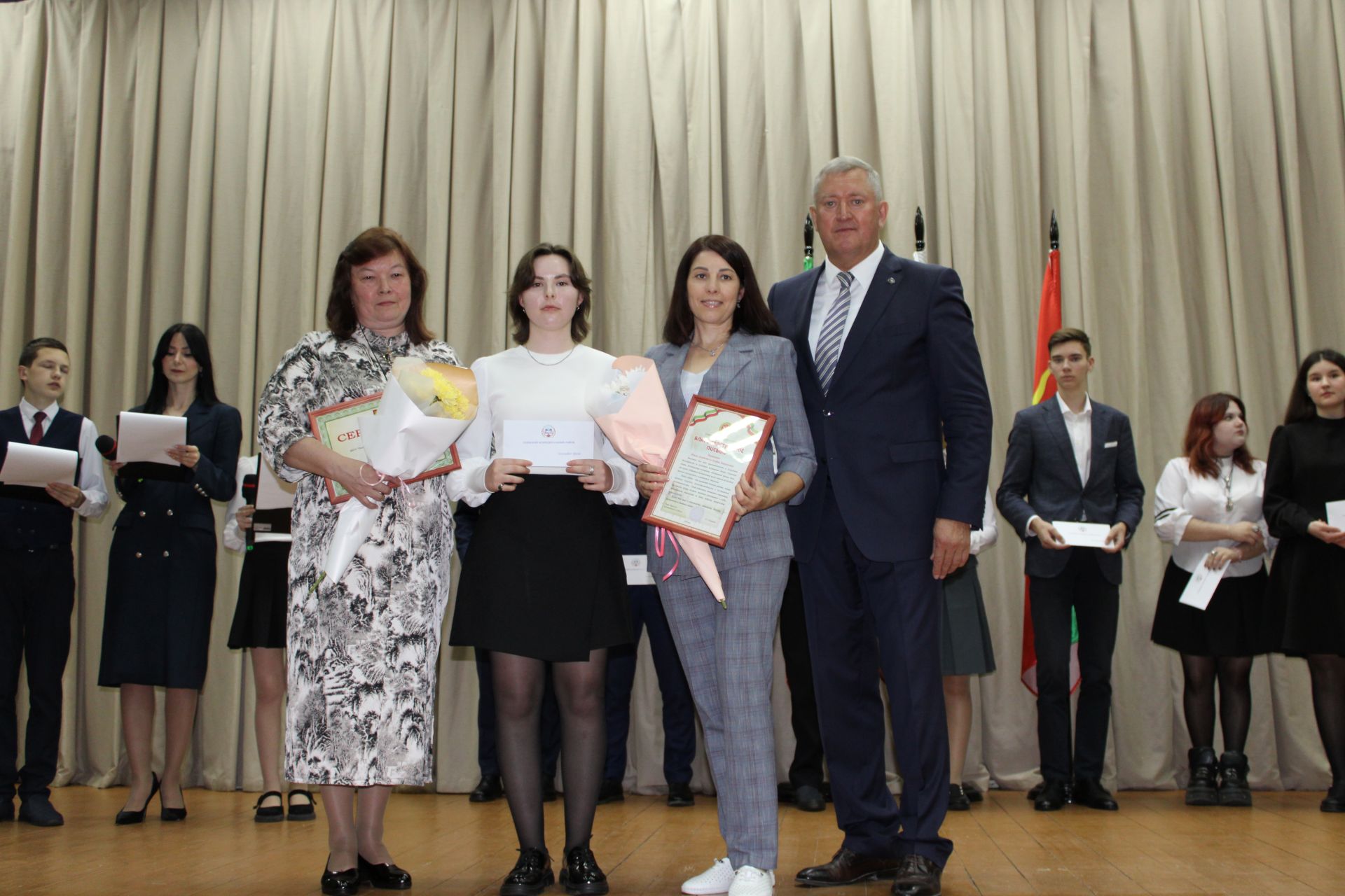 Талантлылар грантлар алды