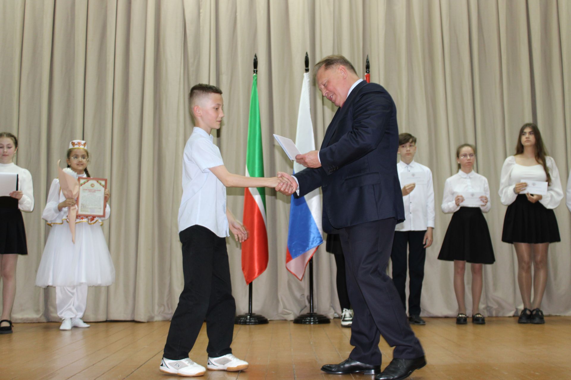 Талантлылар грантлар алды
