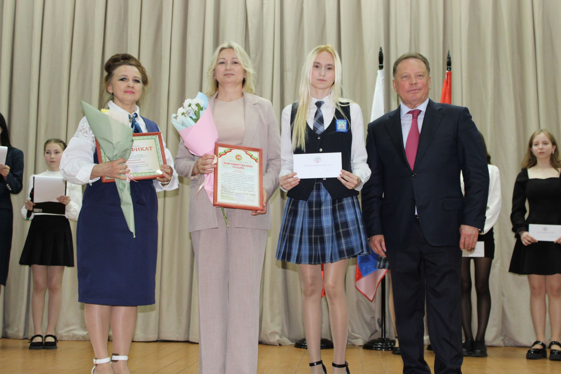 Талантлылар грантлар алды