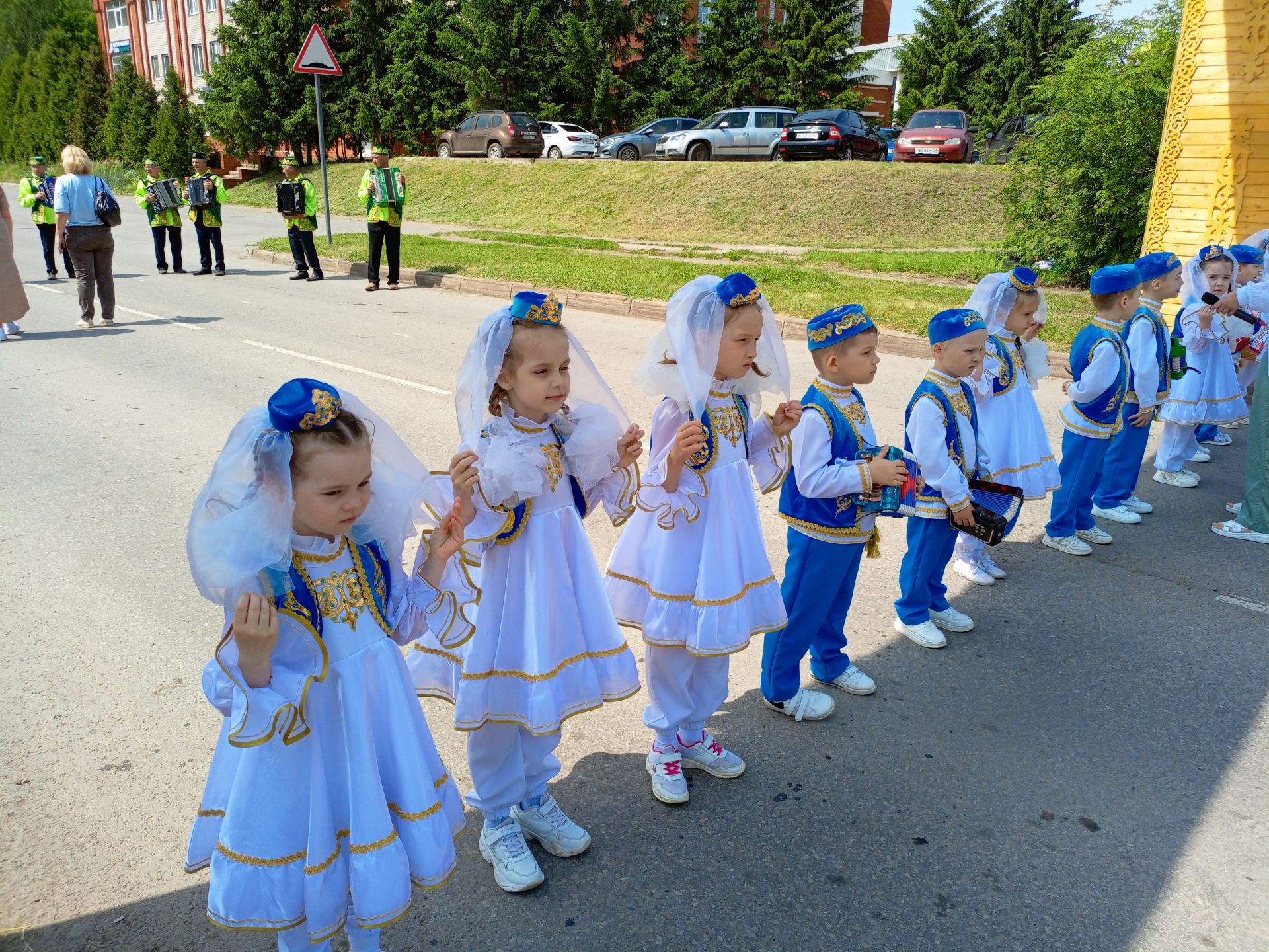 Төрле мәйданчыкларда – кунакчыллык