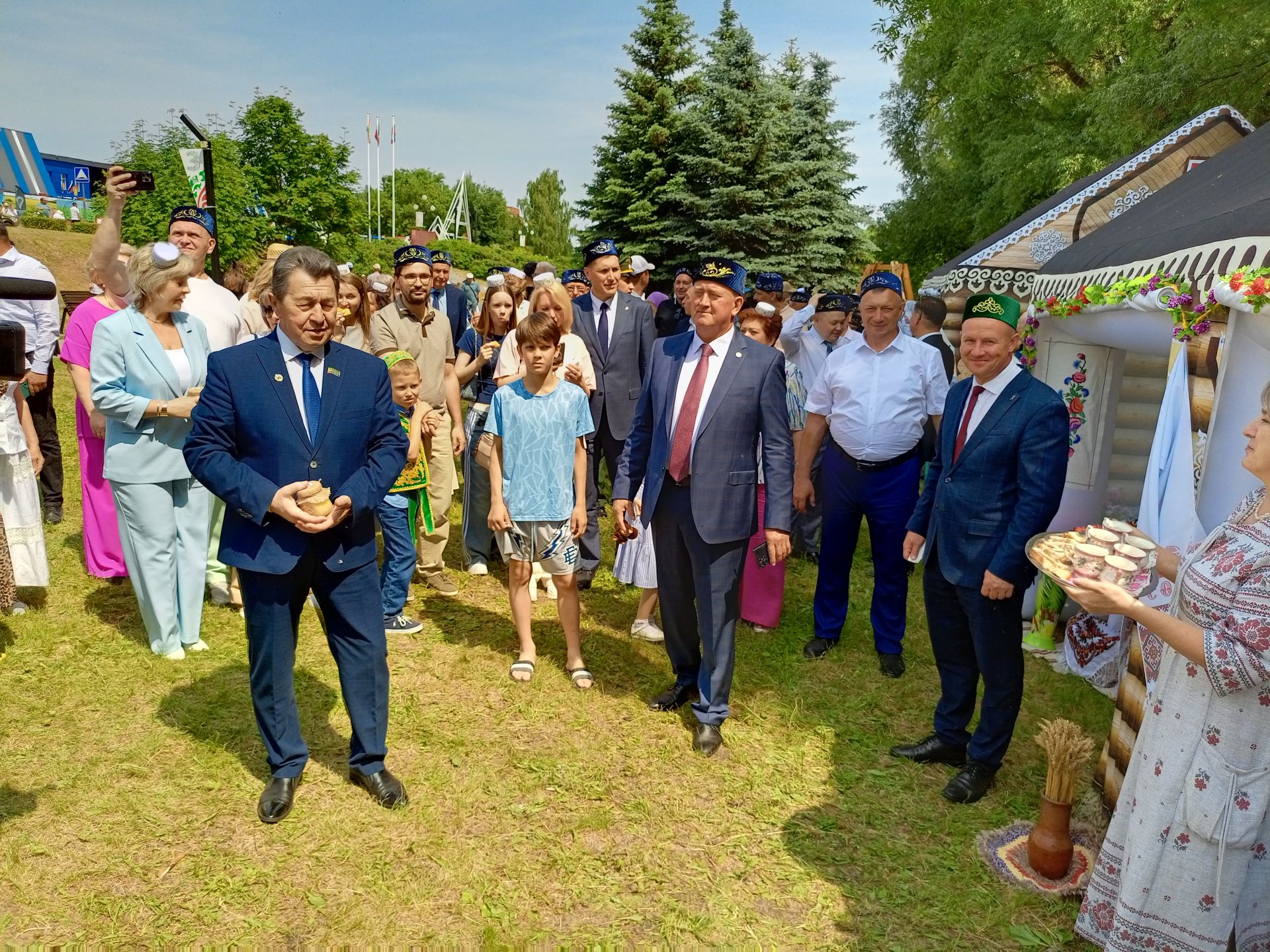 Төрле мәйданчыкларда – кунакчыллык