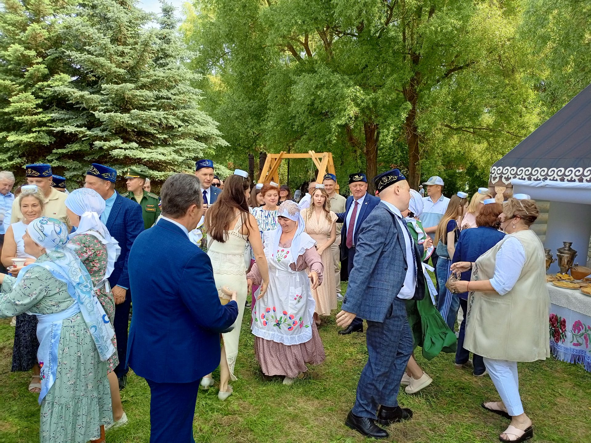 Төрле мәйданчыкларда – кунакчыллык