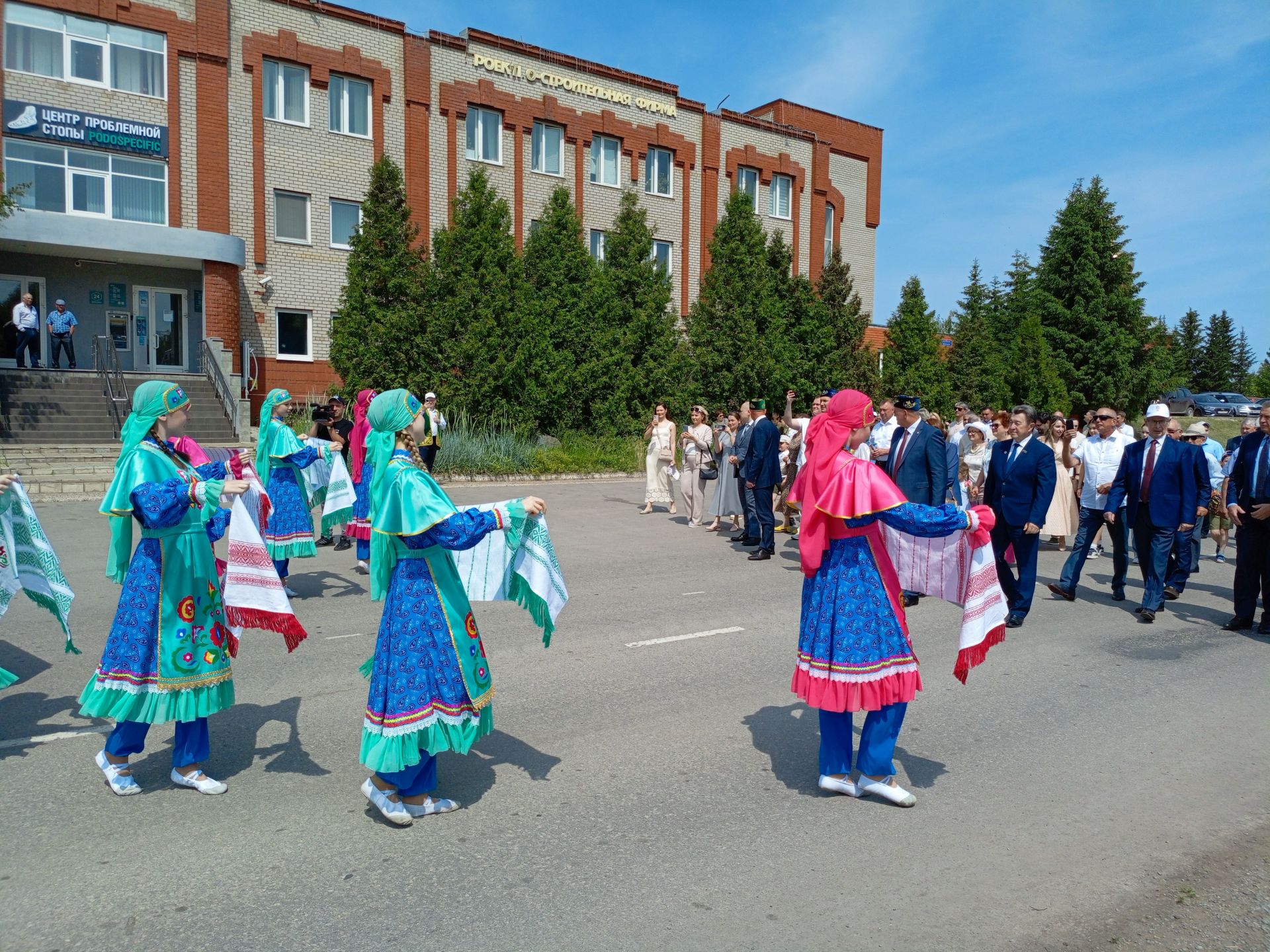 Төрле мәйданчыкларда – кунакчыллык