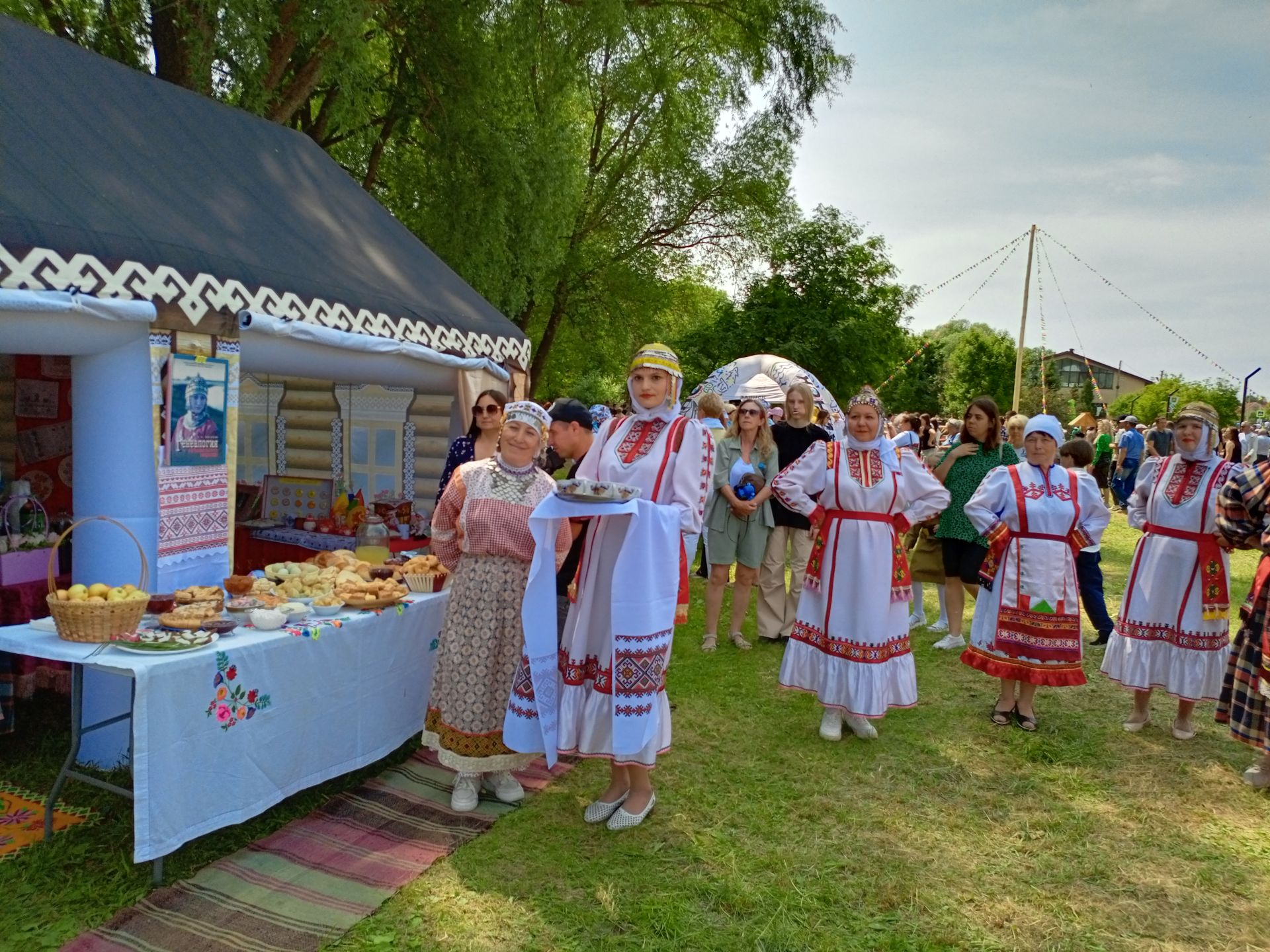 Төрле мәйданчыкларда – кунакчыллык