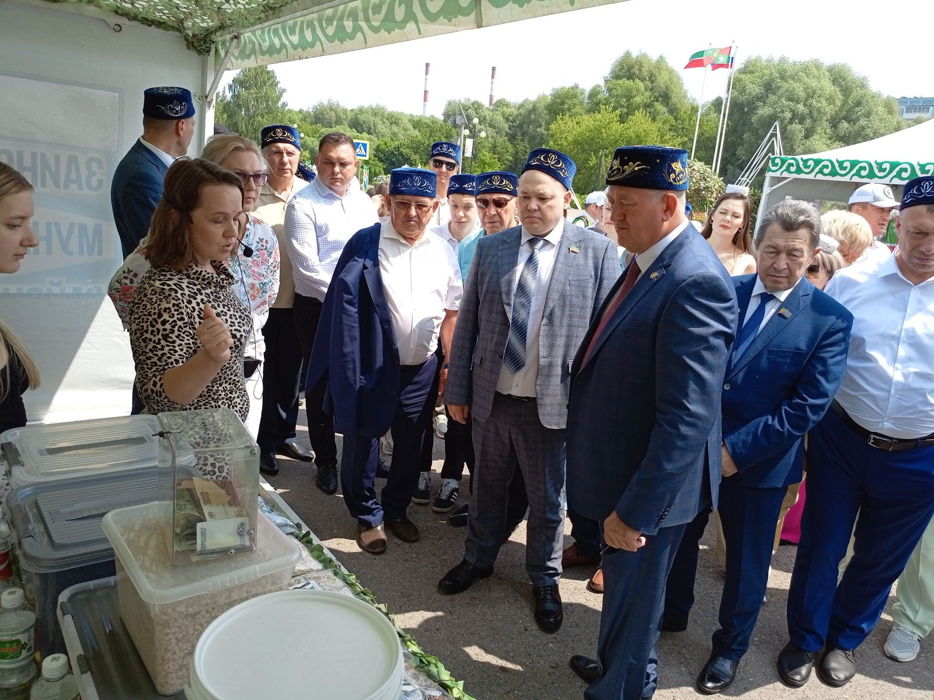 Төрле мәйданчыкларда – кунакчыллык