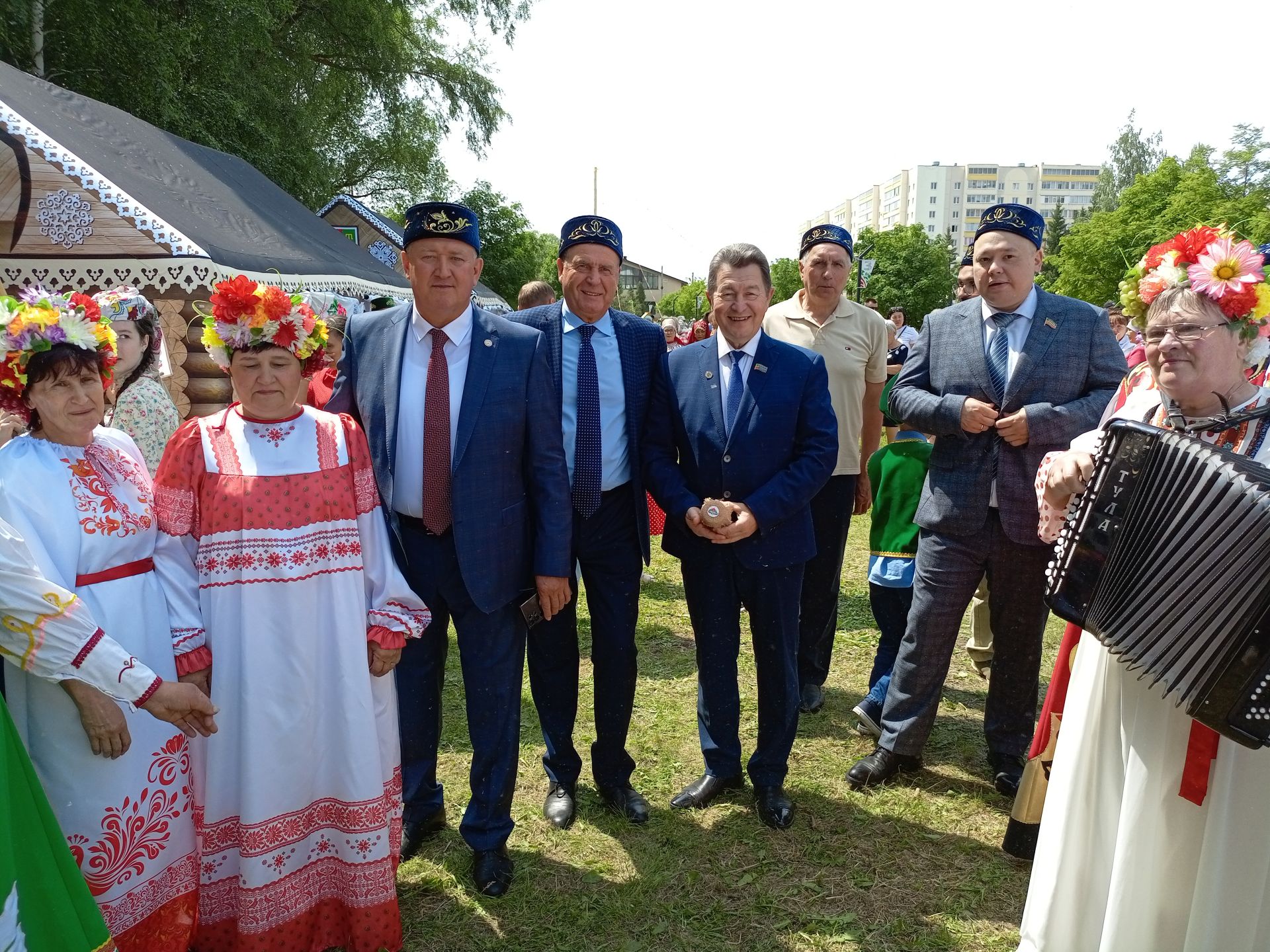 Төрле мәйданчыкларда – кунакчыллык