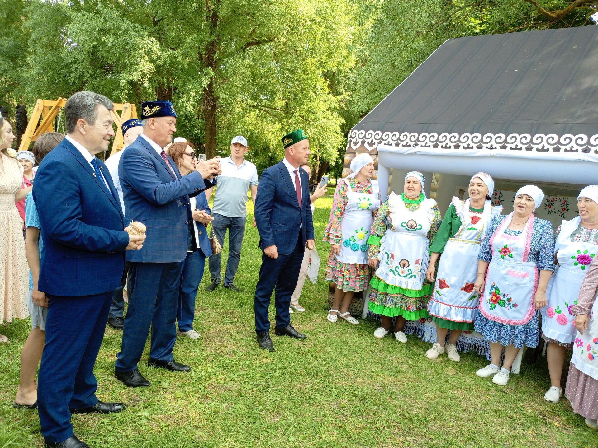 Төрле мәйданчыкларда – кунакчыллык