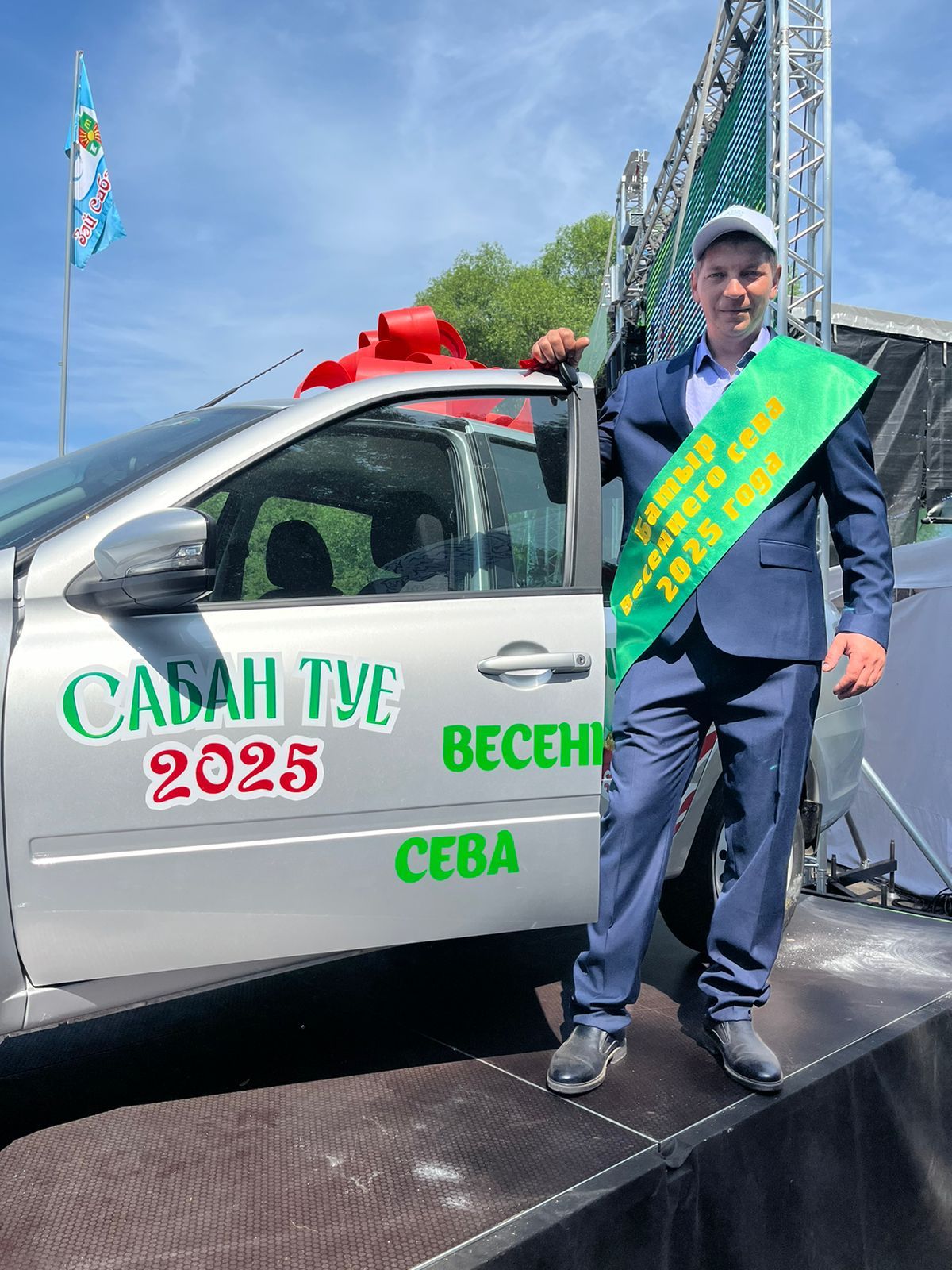 На Сабантуе в Заинске батыр весеннего сева получил автомобиль