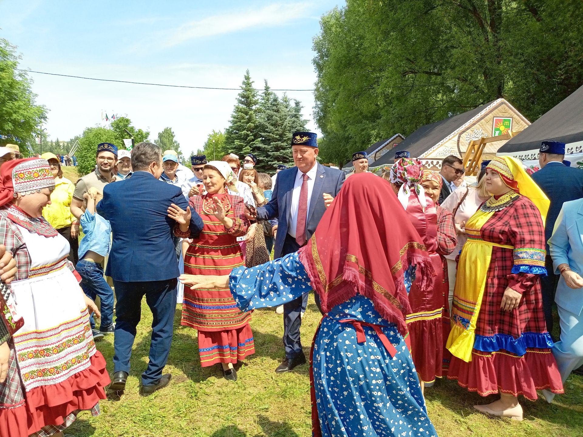 Төрле мәйданчыкларда – кунакчыллык