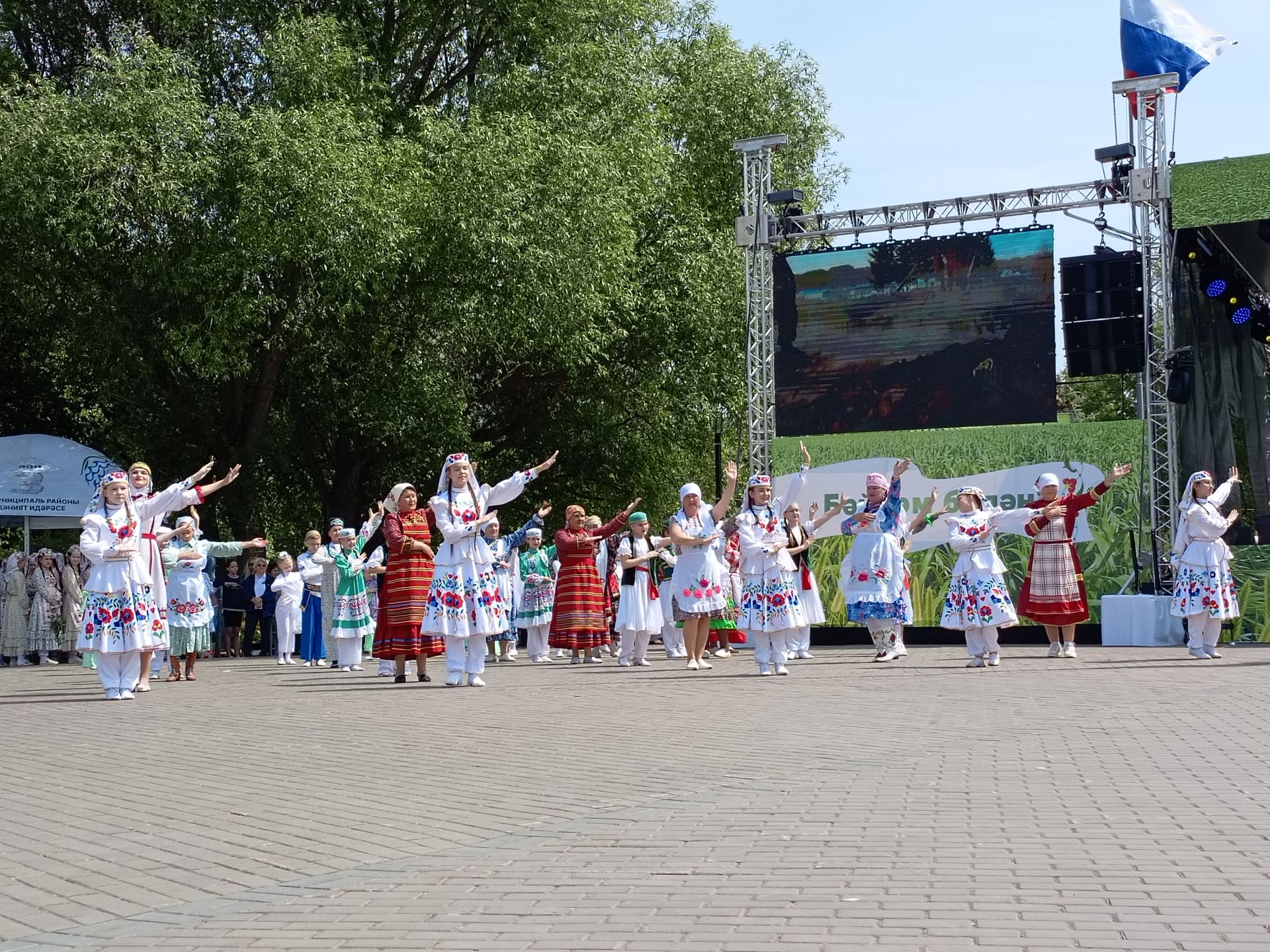 Төрле мәйданчыкларда – кунакчыллык