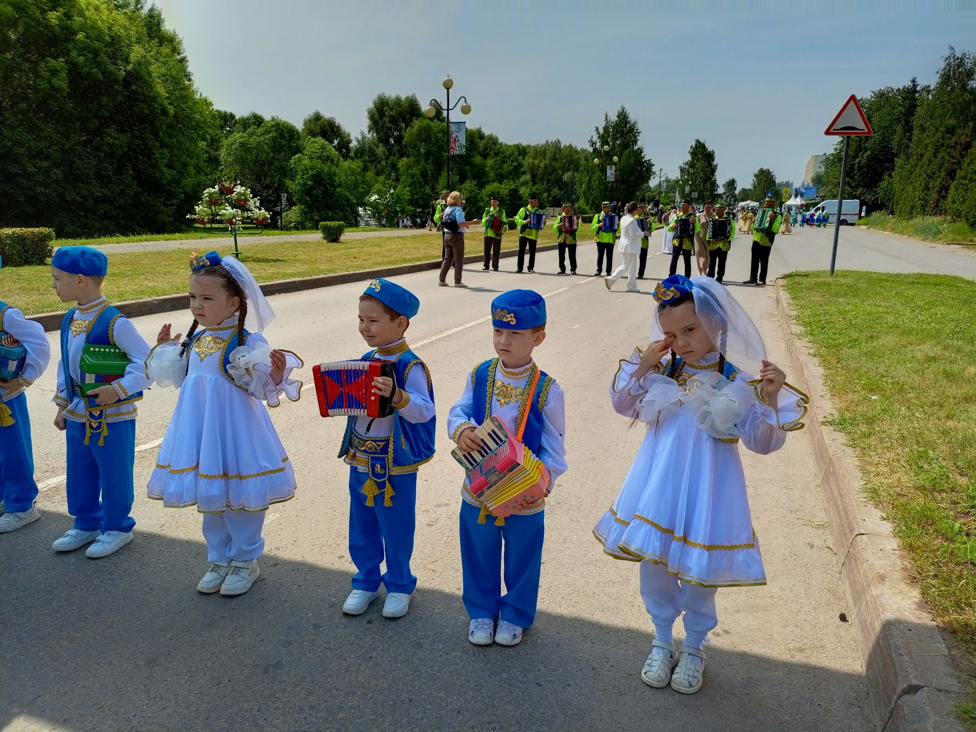 Төрле мәйданчыкларда – кунакчыллык