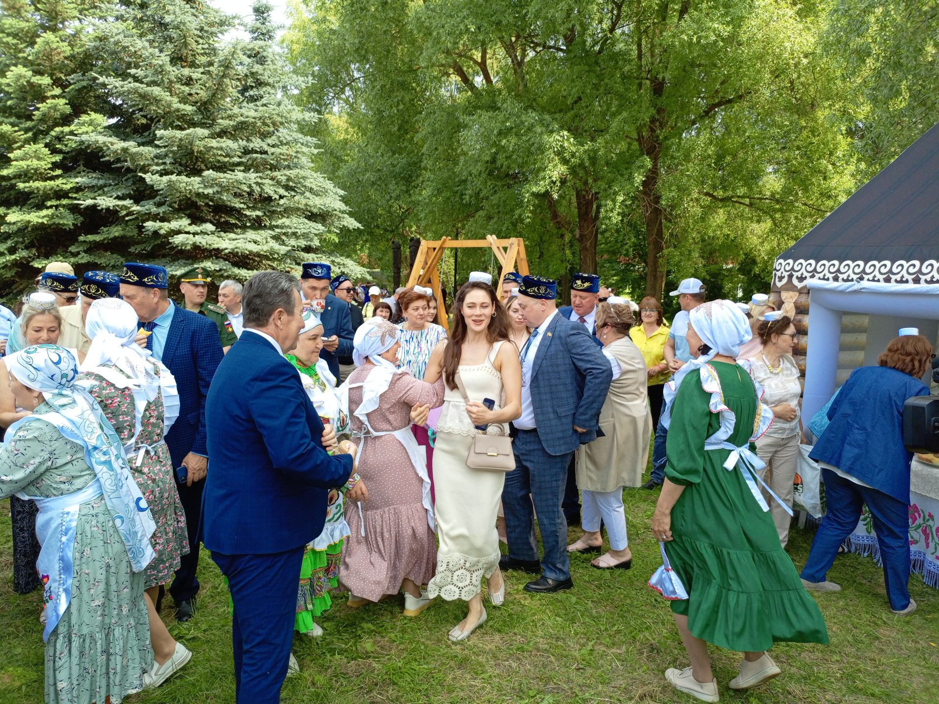 Төрле мәйданчыкларда – кунакчыллык