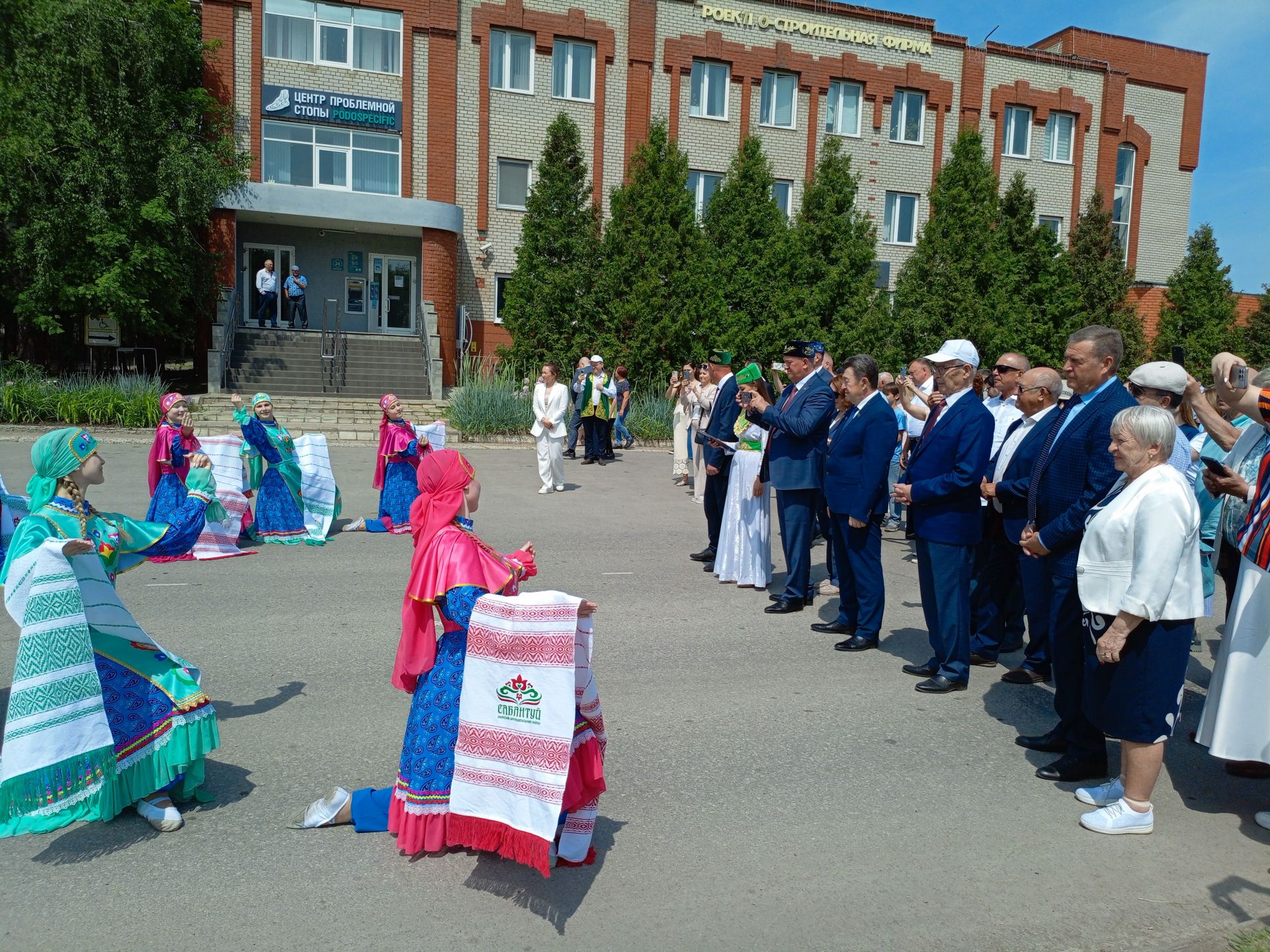 Төрле мәйданчыкларда – кунакчыллык